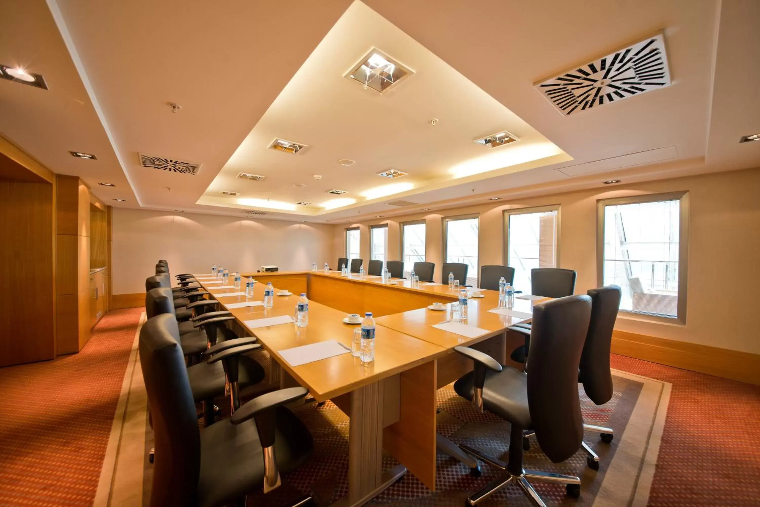 Business facilities in Liberty Lykia