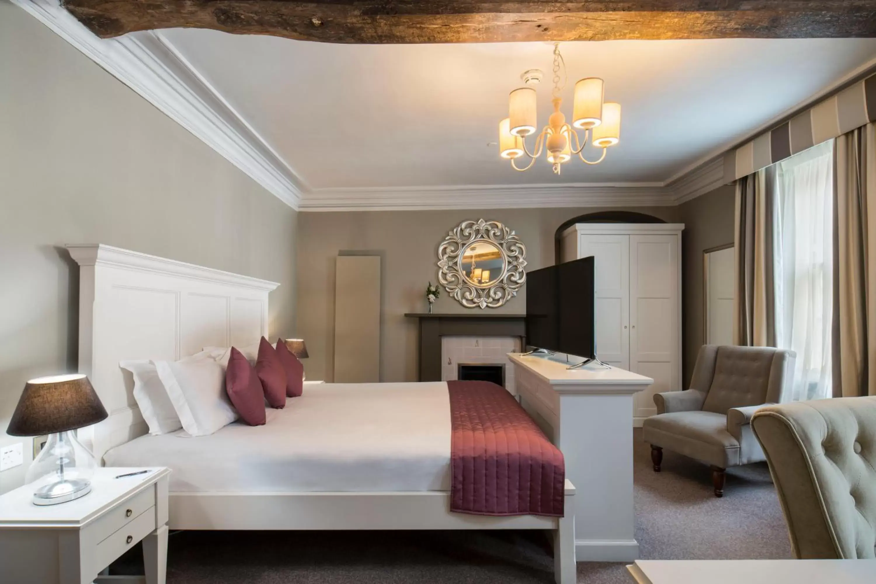 Bed in Vanbrugh House Hotel