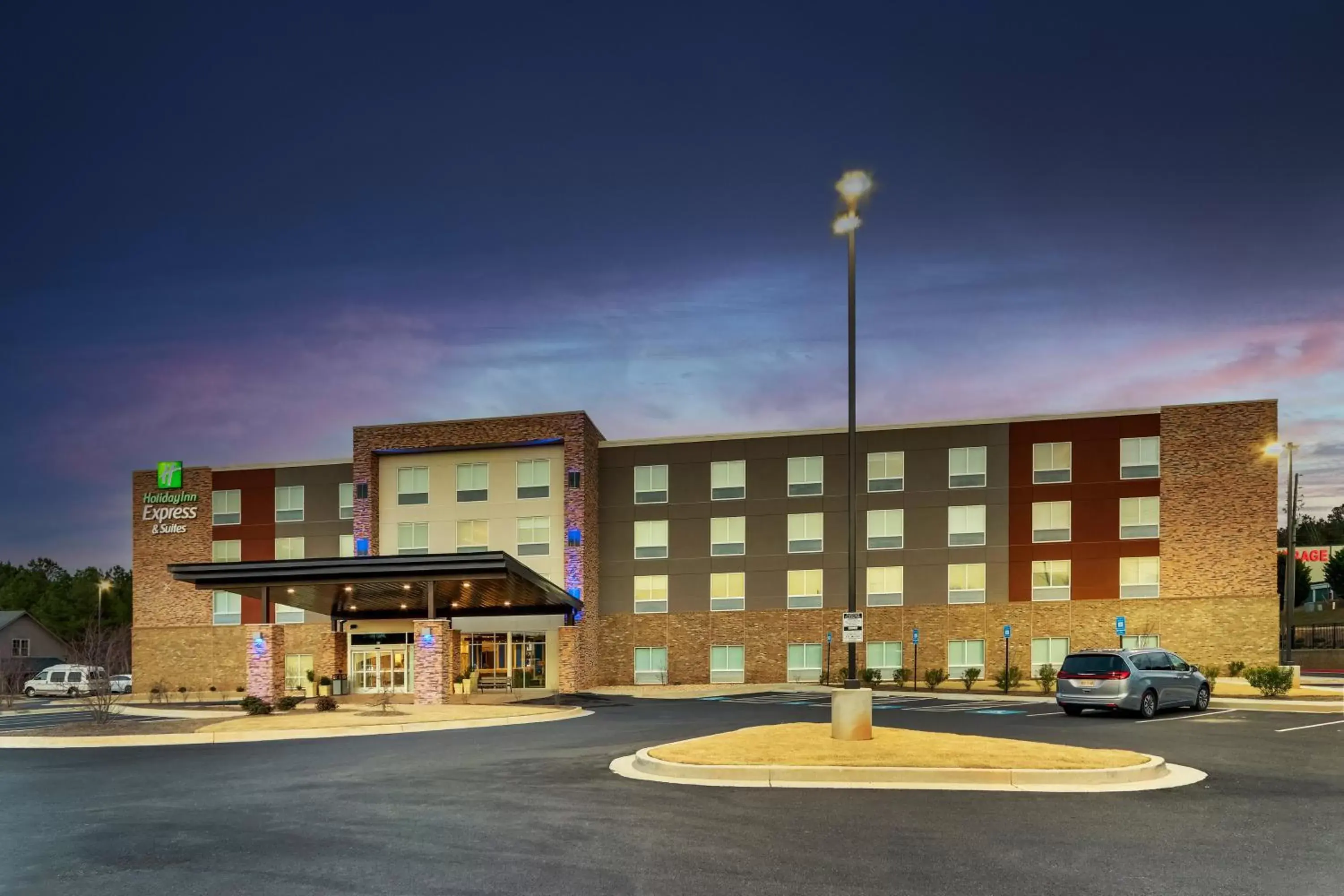 Property Building in Holiday Inn Express & Suites - Dawsonville, an IHG Hotel