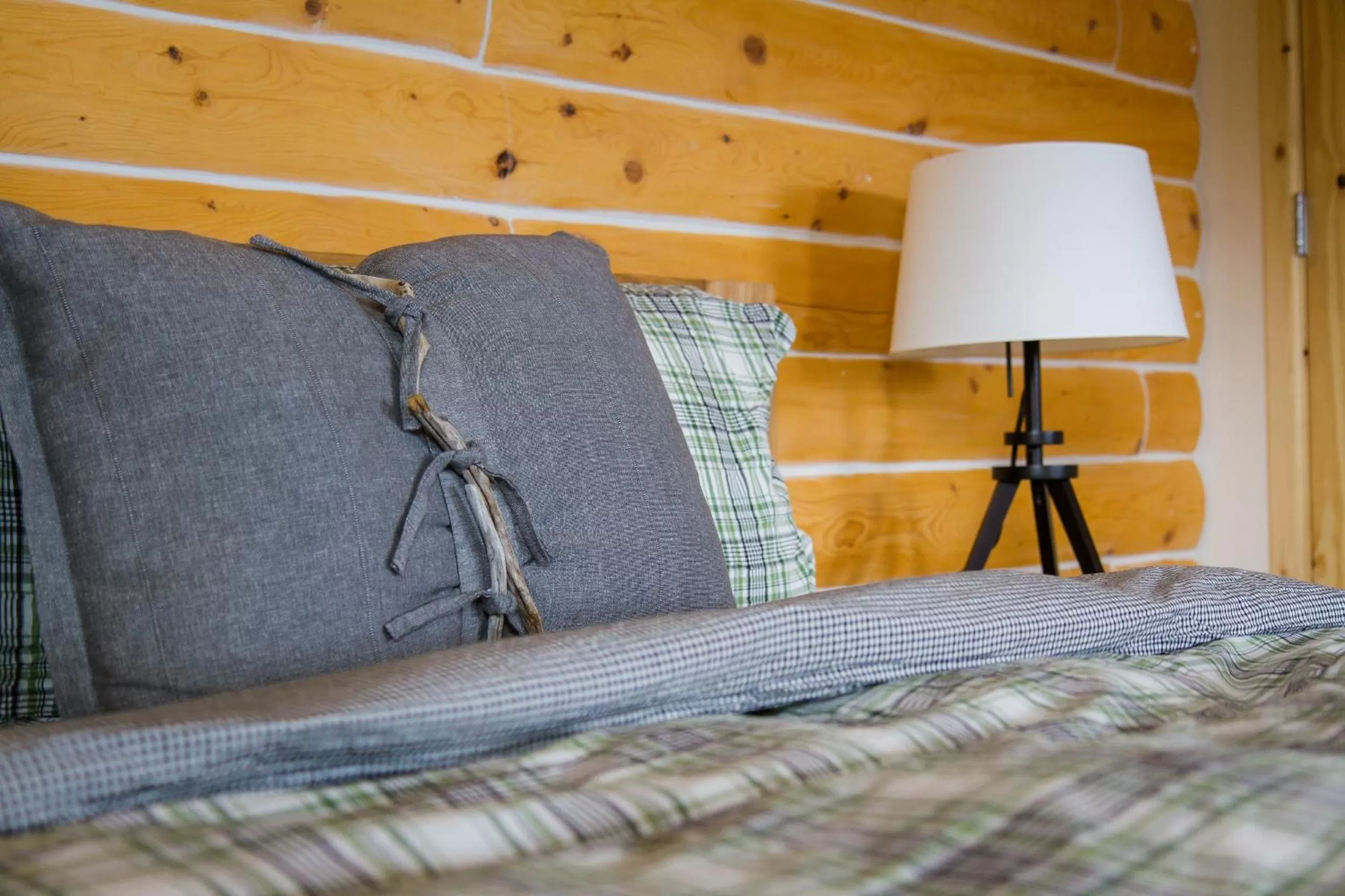 Bedroom, Bed in Southern Lakes Resort