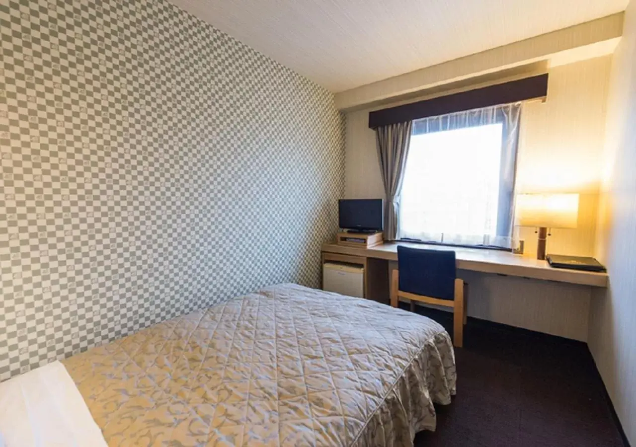 Photo of the whole room, Bed in HOTEL LiVEMAX Kofu