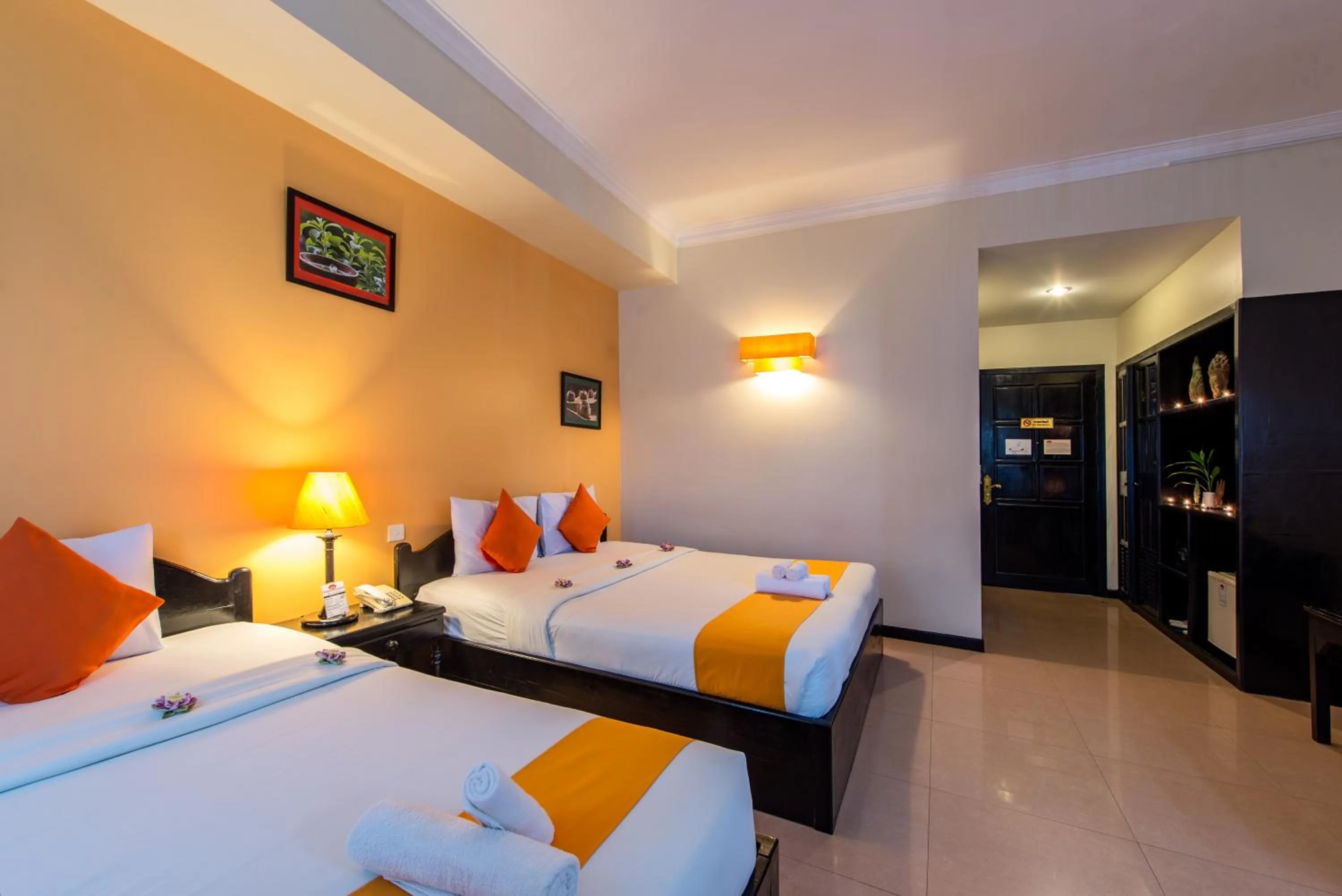 Photo of the whole room, Bed in JK Resident