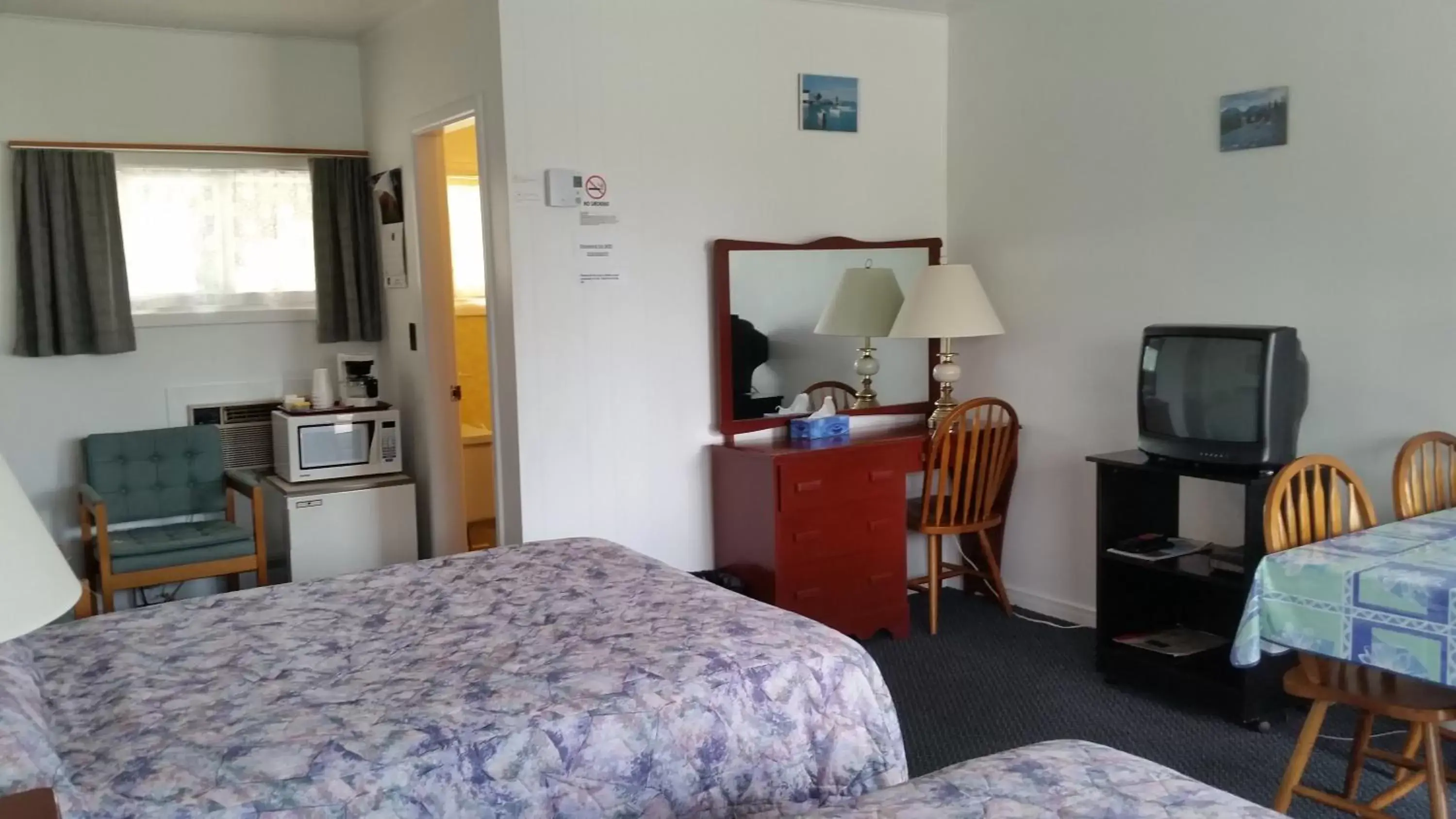 Double Room with Two Double Beds in Aberdeen Motel