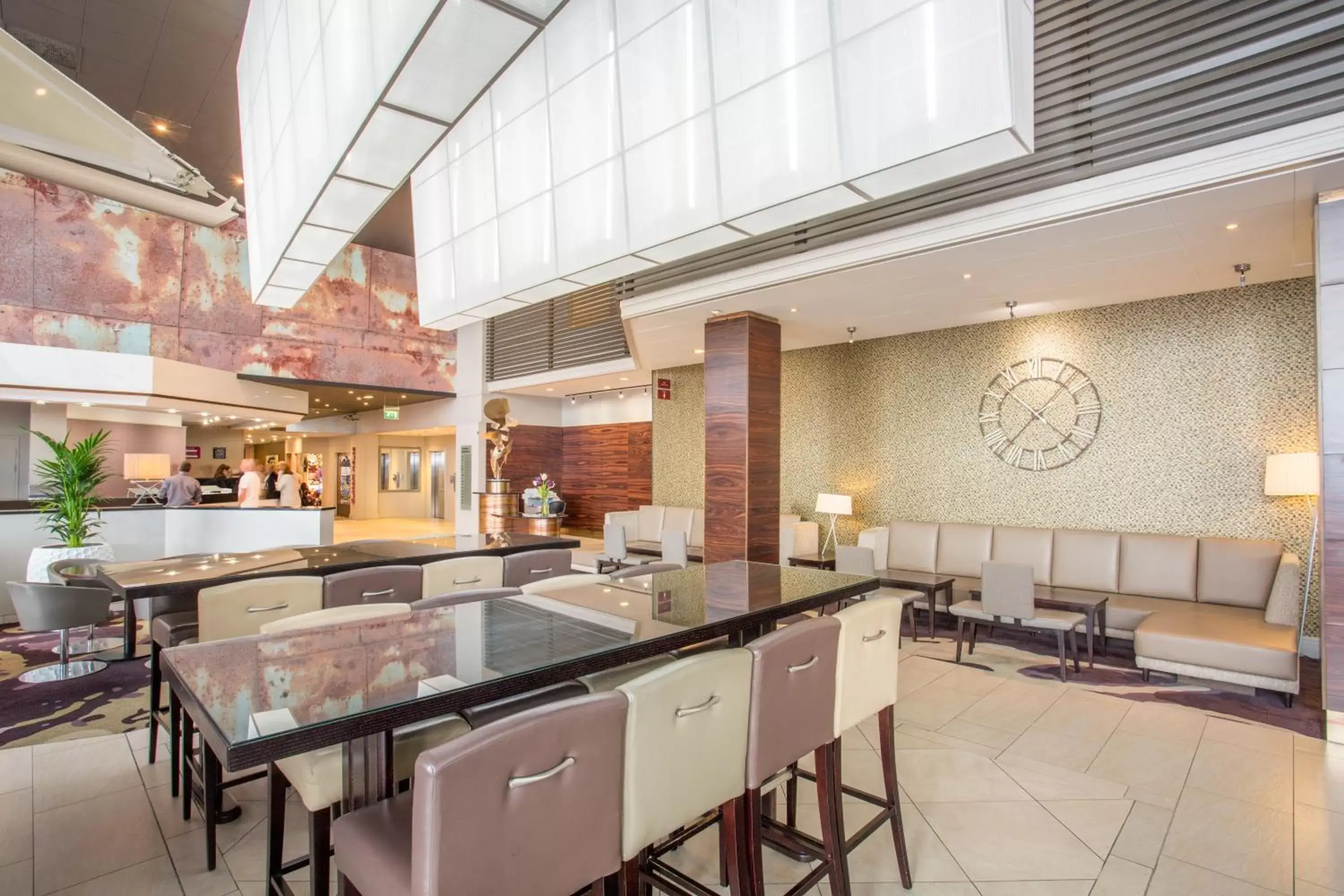Lobby or reception, Restaurant/Places to Eat in Crowne Plaza Glasgow, an IHG Hotel