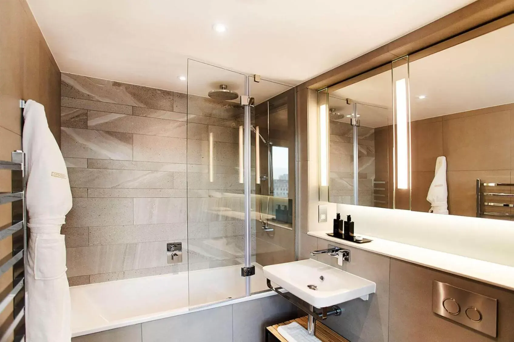 Shower, Bathroom in CitySuites Aparthotel
