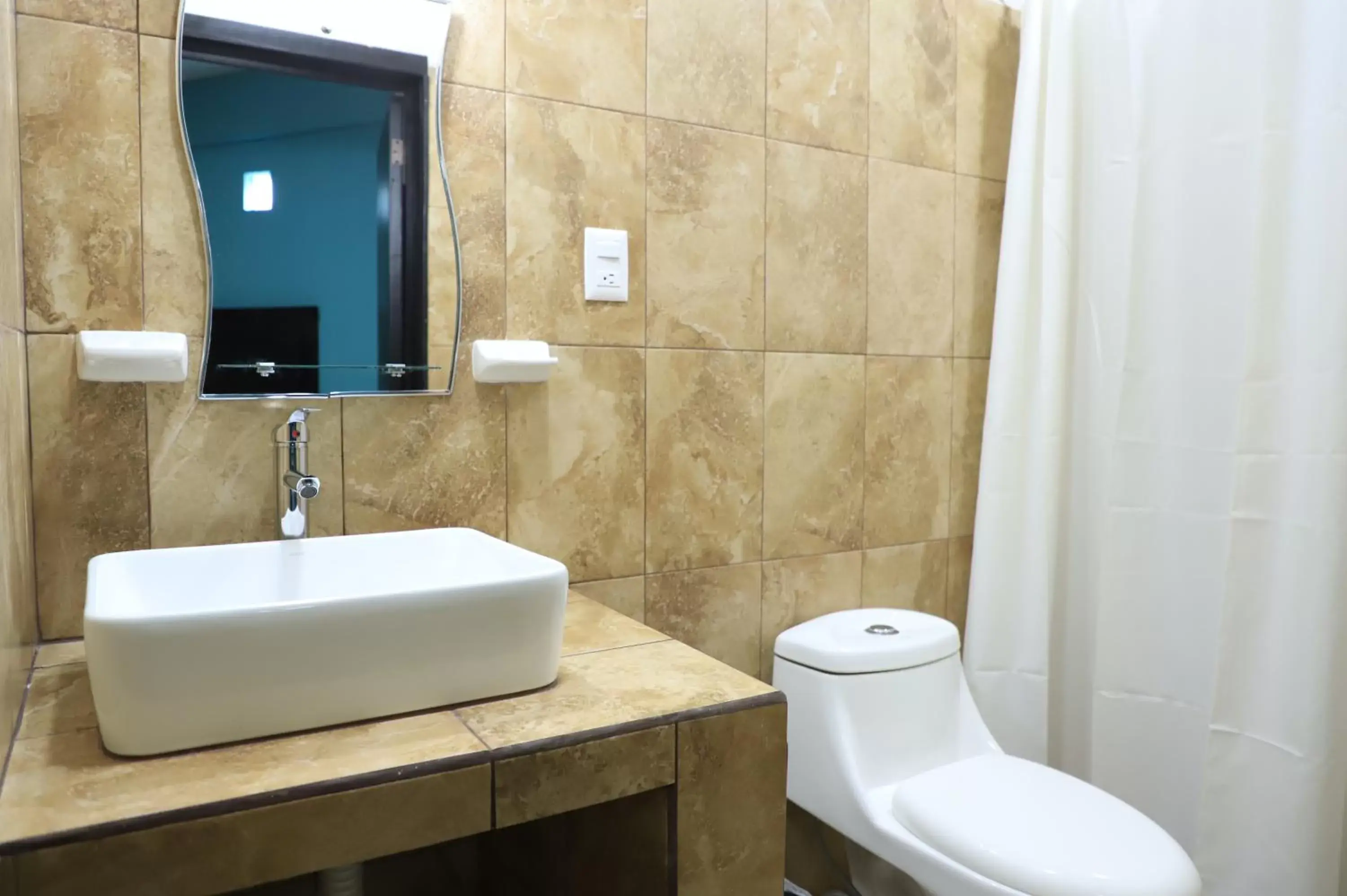 Deluxe Twin Room - single occupancy in Hotel Tamtokow Deluxe Twin Room - single occupancy in Hotel Tamtokow