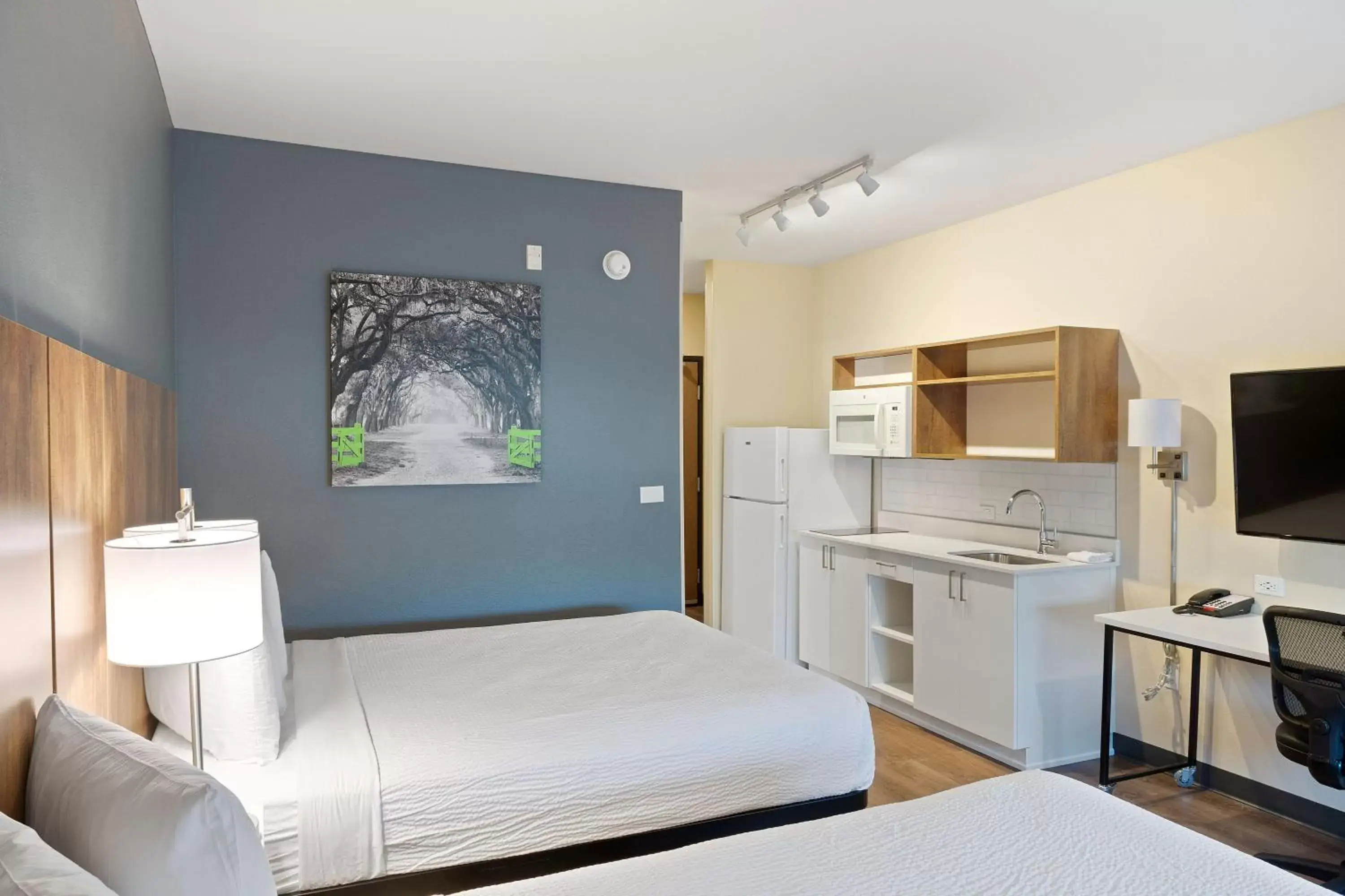 Kitchen or kitchenette in Extended Stay America Premier Suites - Phoenix - Chandler - Downtown