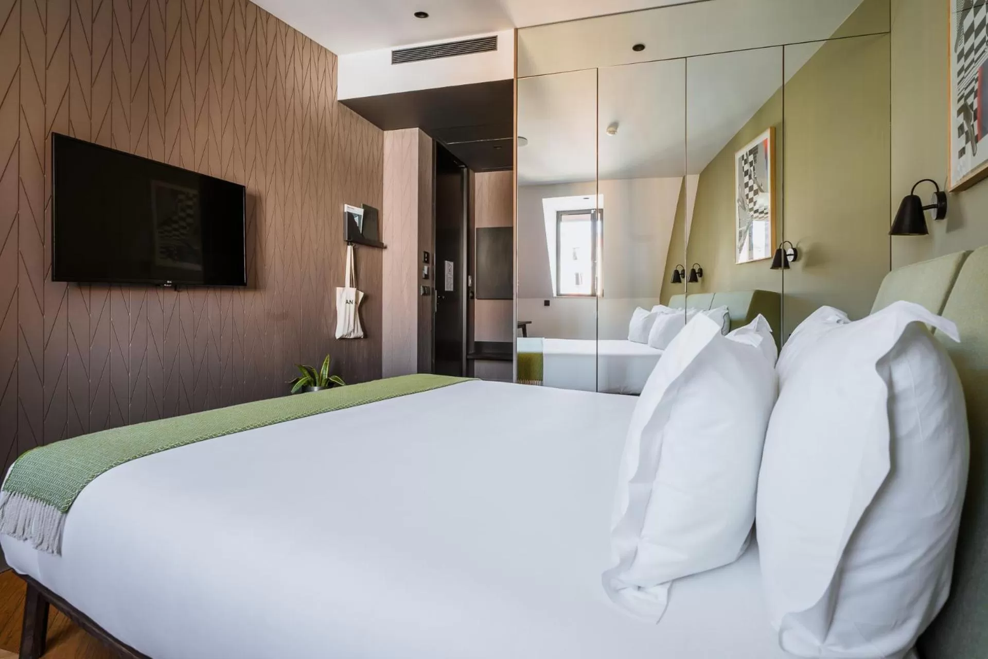 Bedroom, Bed in Hotel Hotel - Member of Design Hotels