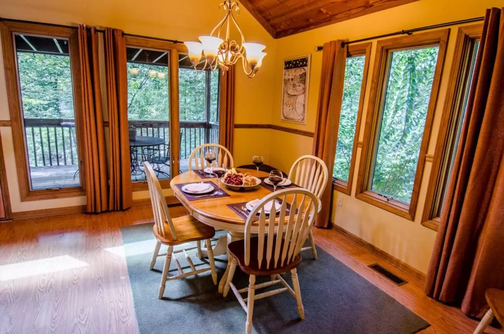 Dining area in Asheville Cabins of Willow Winds