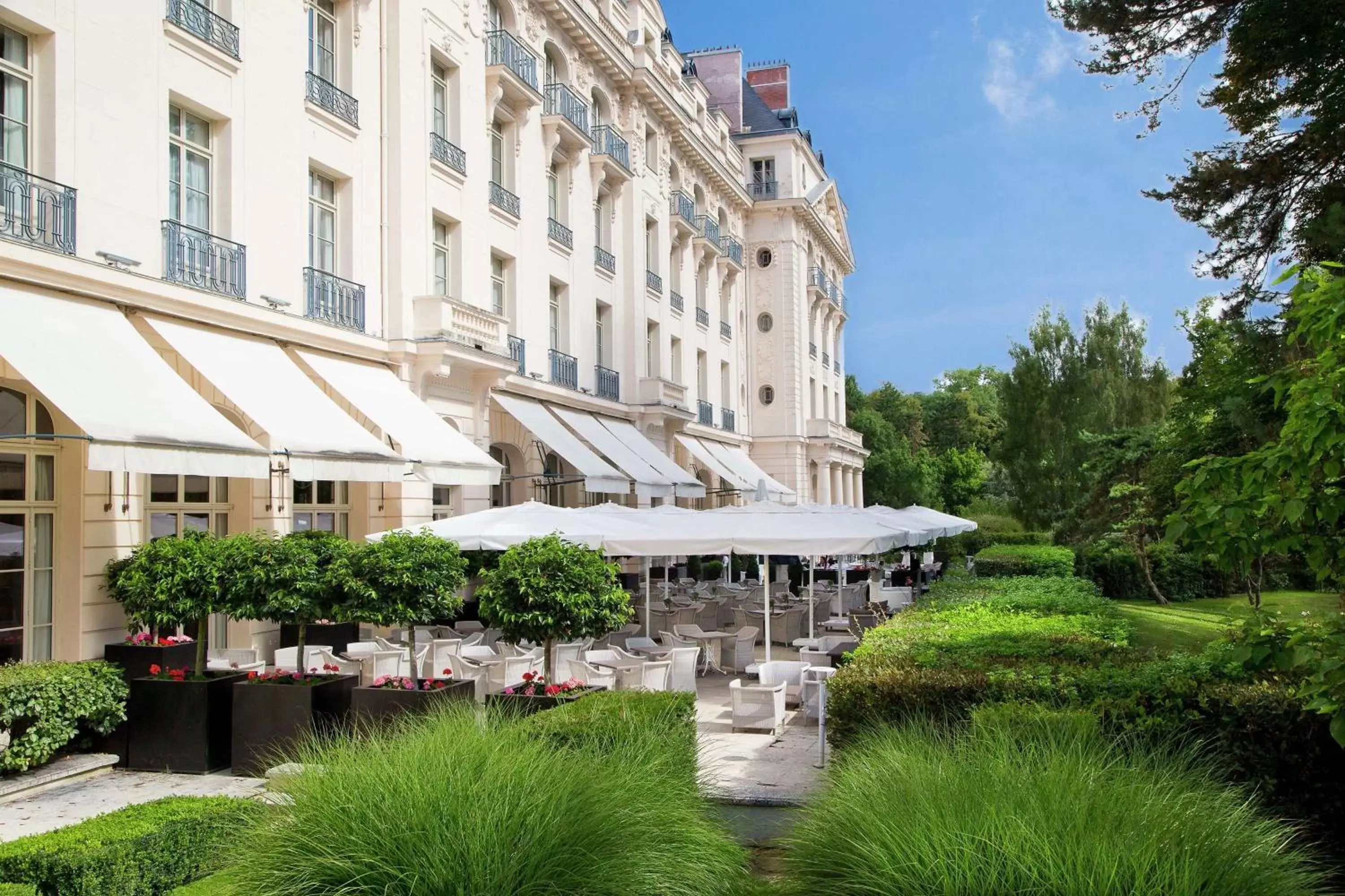 Restaurant/places to eat, Property Building in Waldorf Astoria Versailles - Trianon Palace