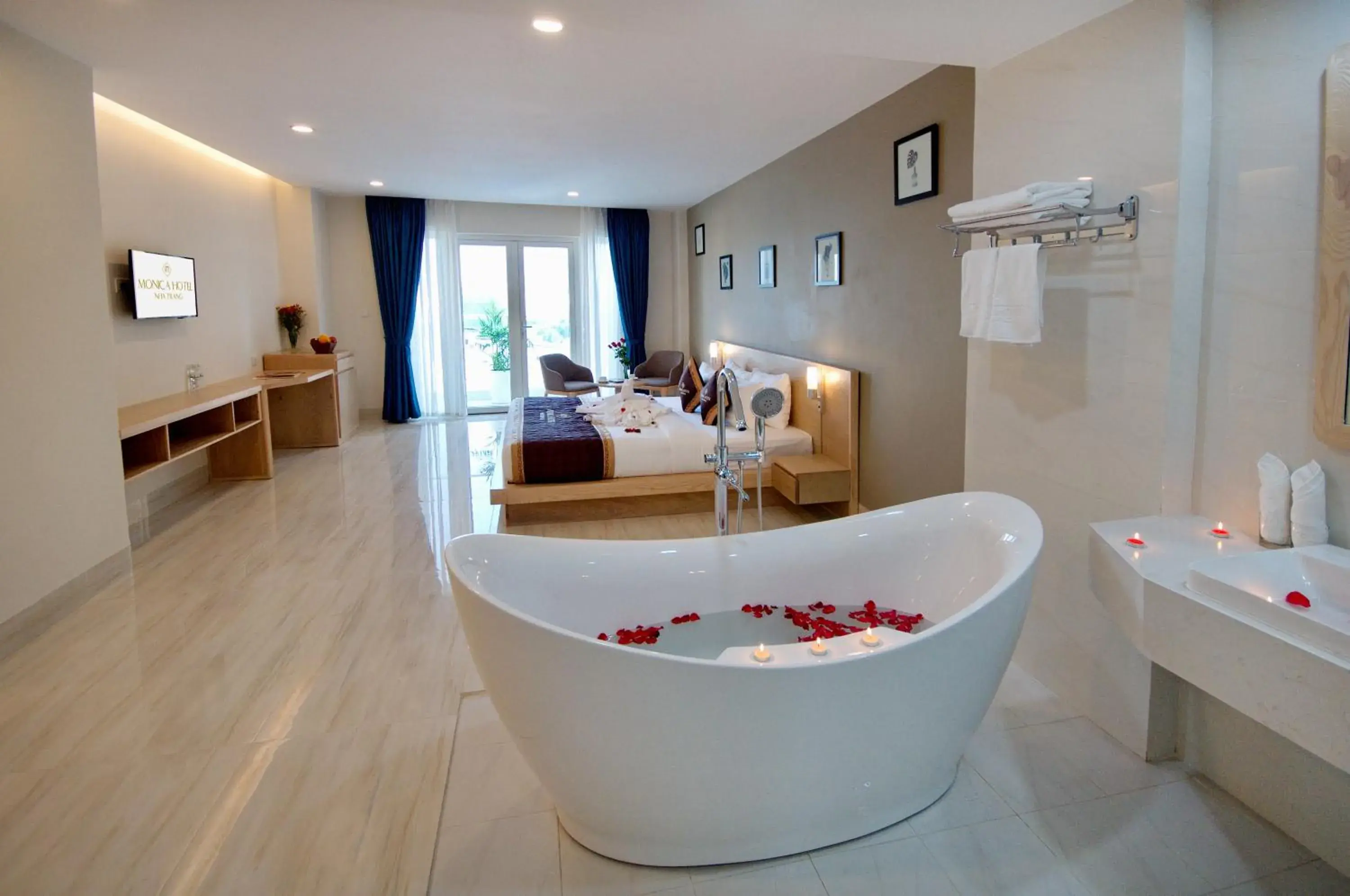 Seating area, Bathroom in Gibson Hotel Nha Trang