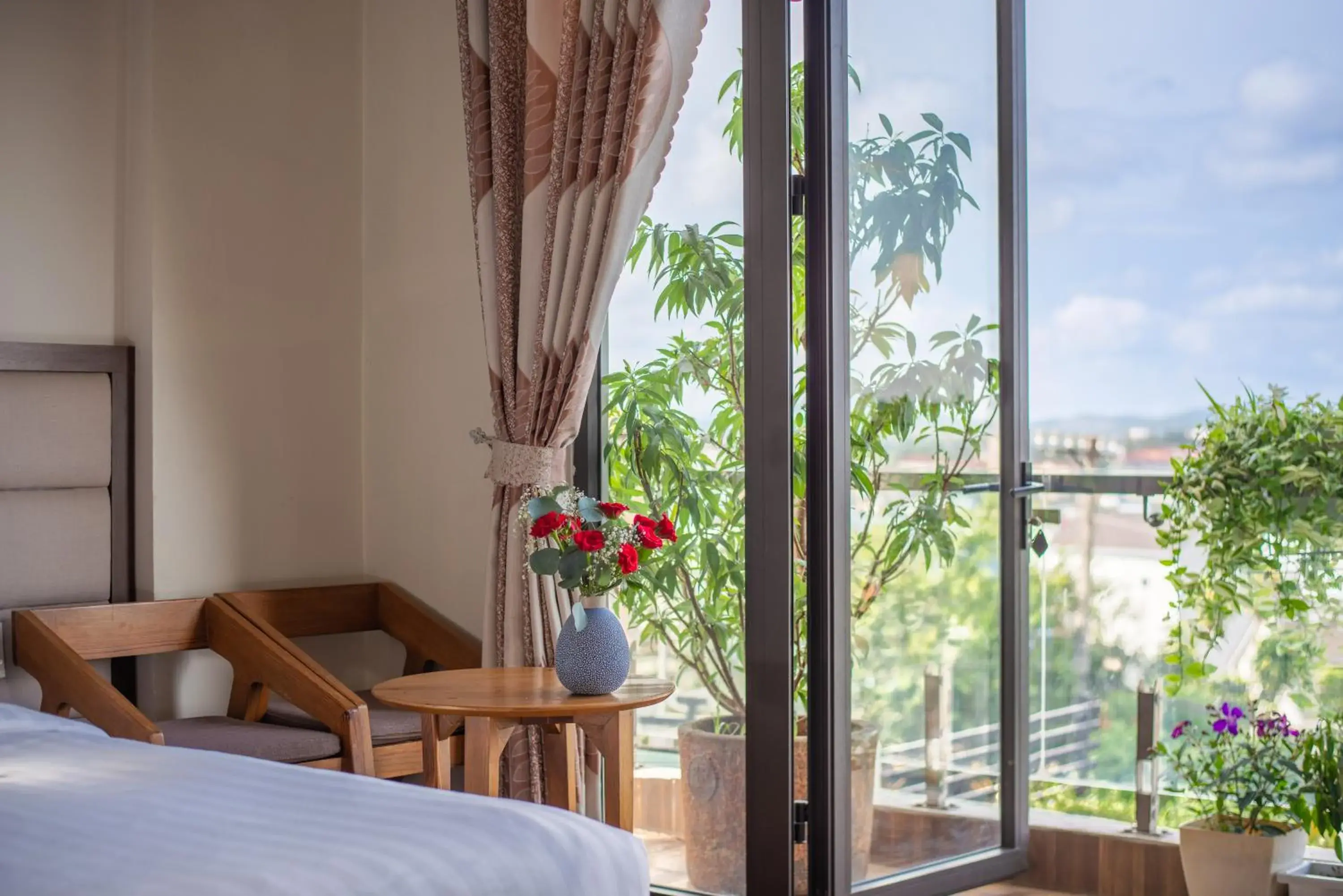 View (from property/room), Bed in Tasme Hotel View (from property/room), Bed in Tasme Hotel