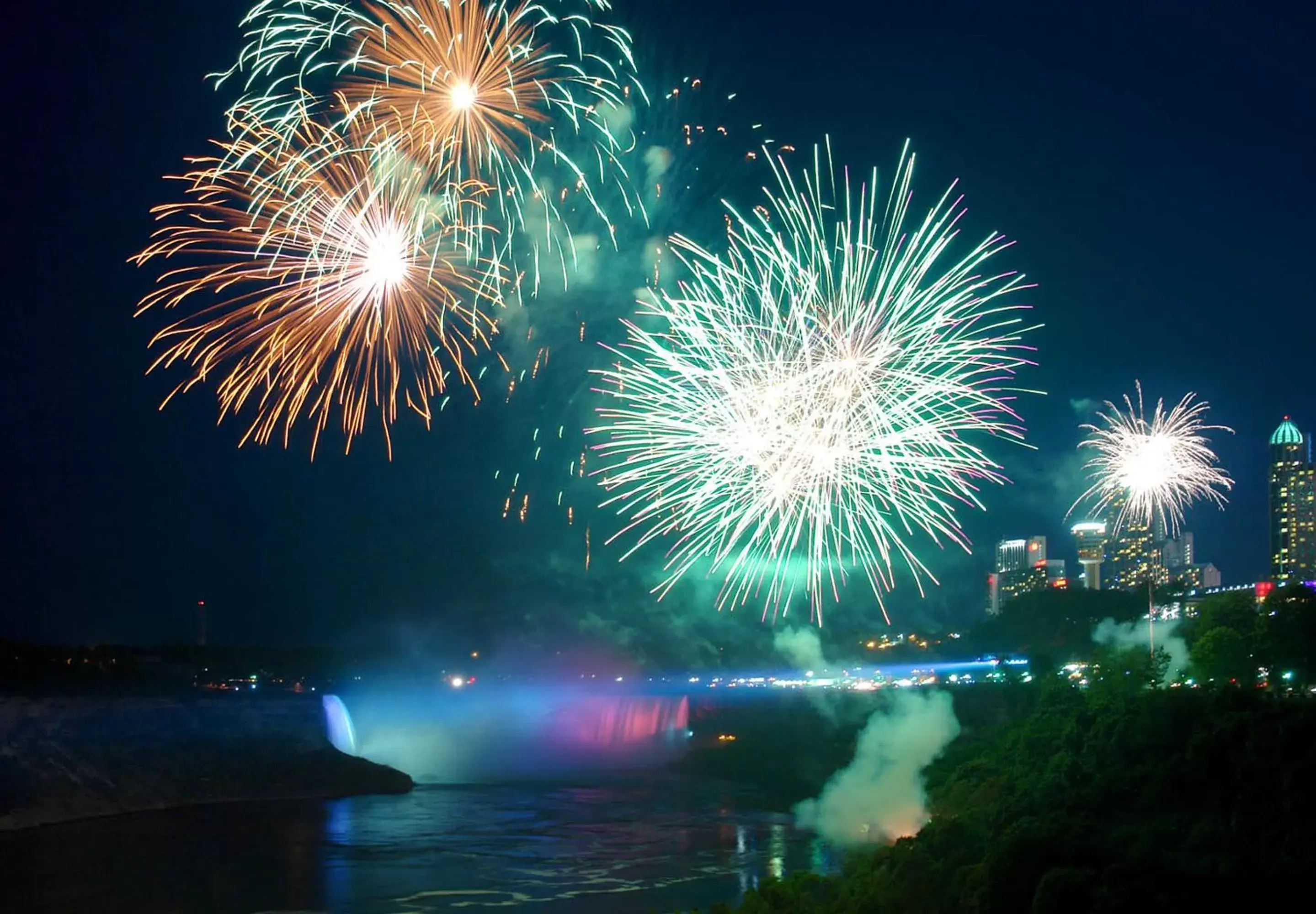 Nearby landmark, Evening Entertainment in Tower Hotel at Fallsview