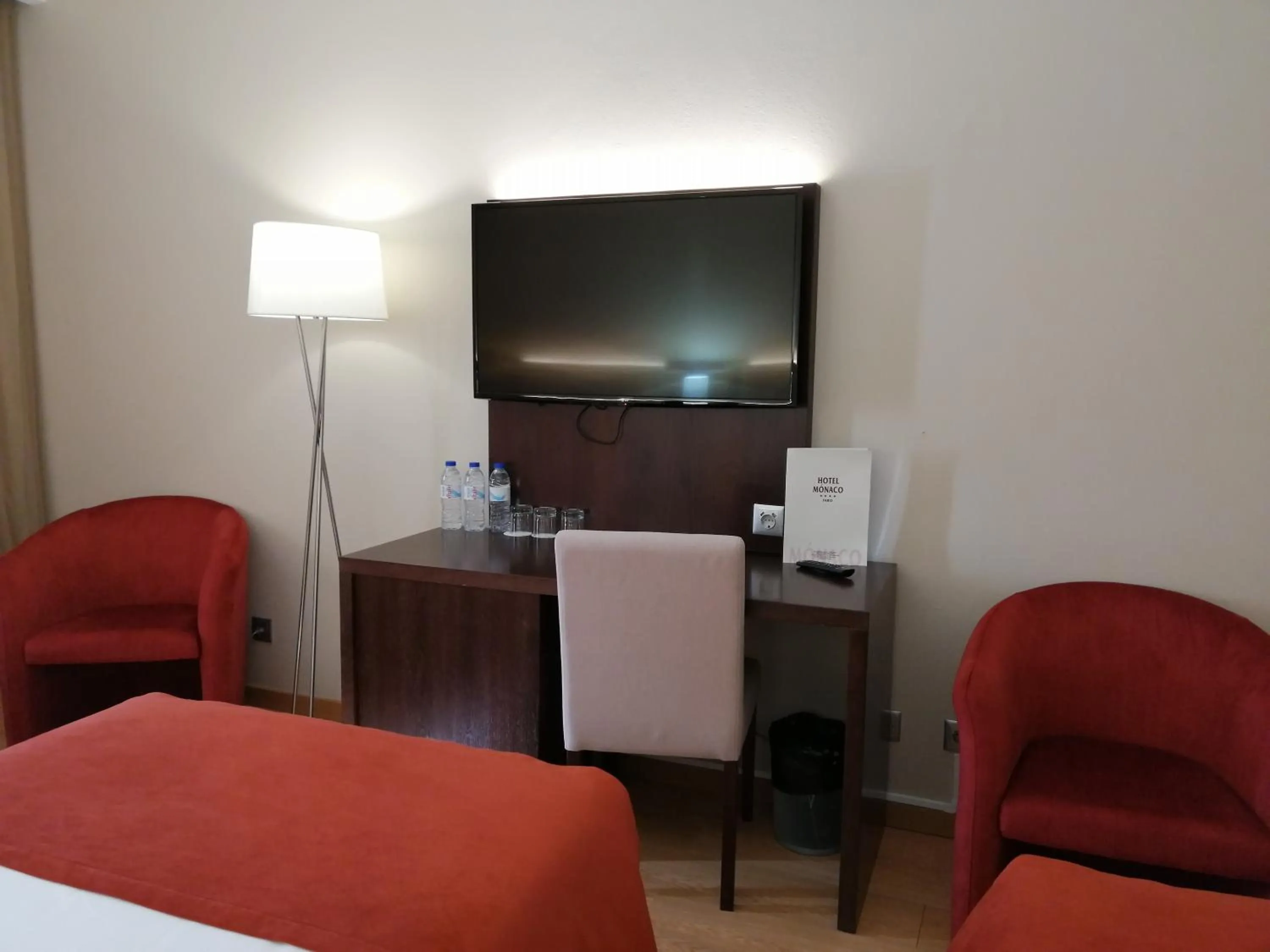 TV and multimedia, Bed in Hotel Monaco