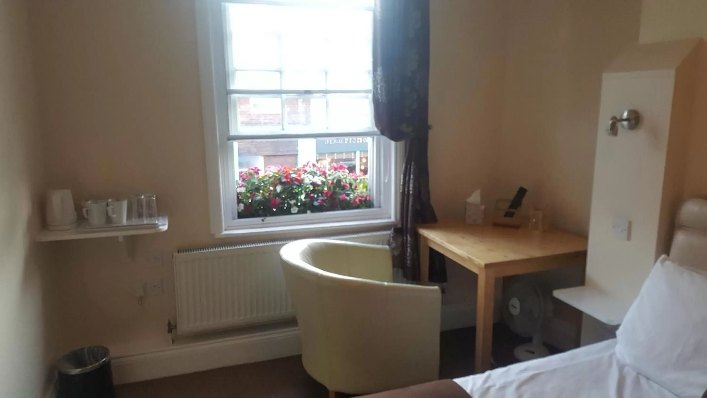 Bedroom, Seating Area in Beaumond Cross Inn