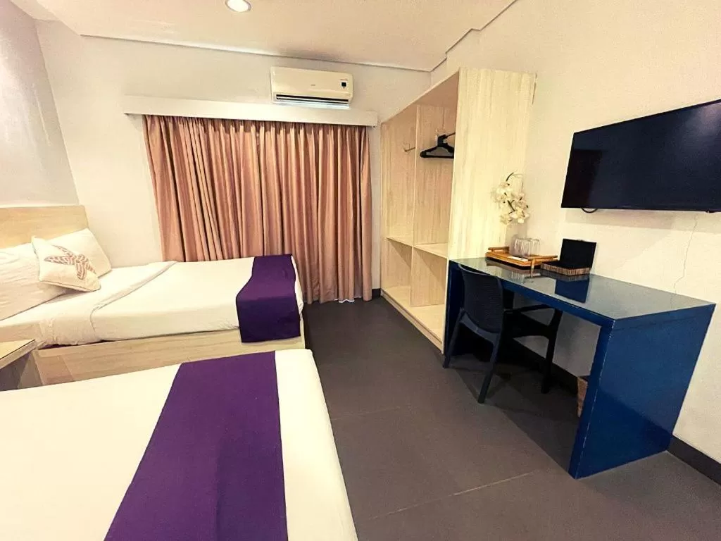 Bed in Treetop Suites