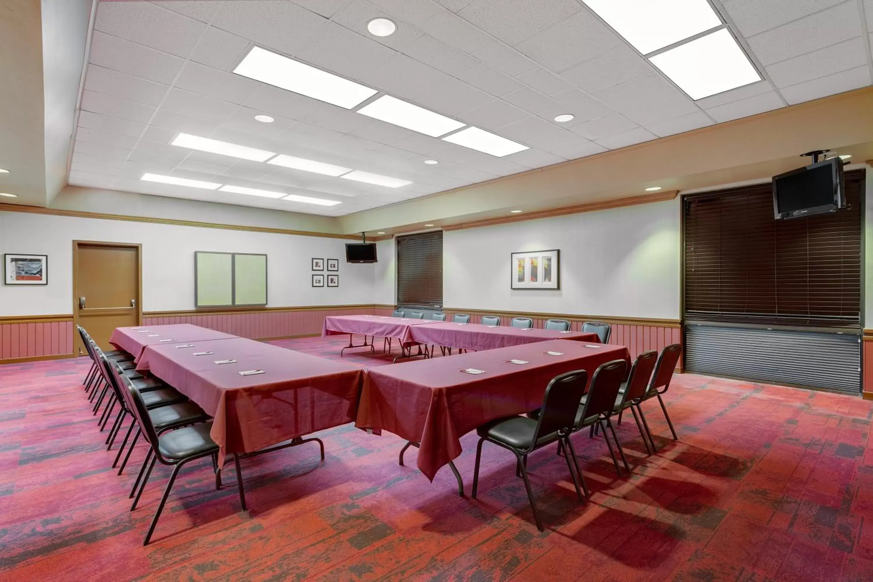 Meeting/conference room in Ramada by Wyndham Provo