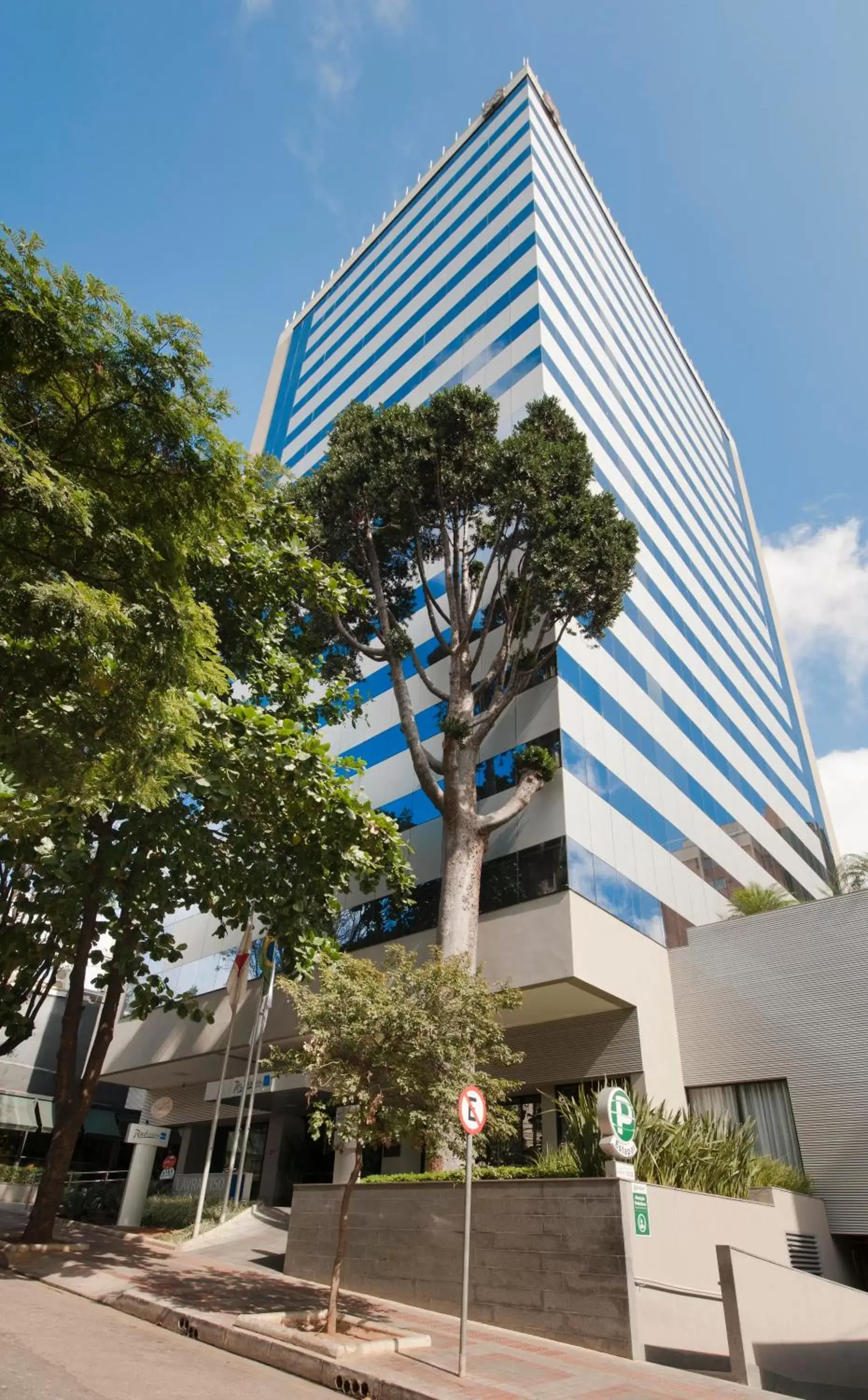 Facade/entrance, Property Building in Radisson Blu Belo Horizonte Savassi