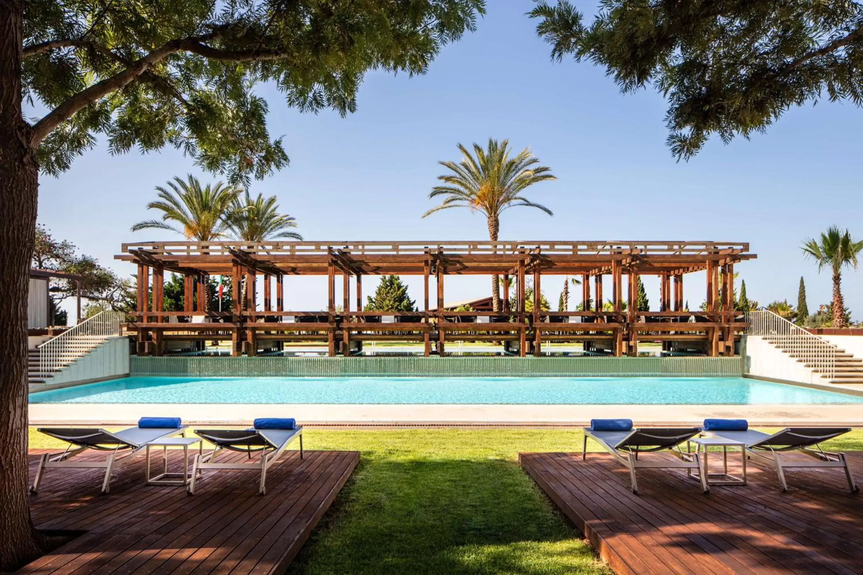 Lounge or bar, Swimming Pool in Anantara Vilamoura Algarve Resort