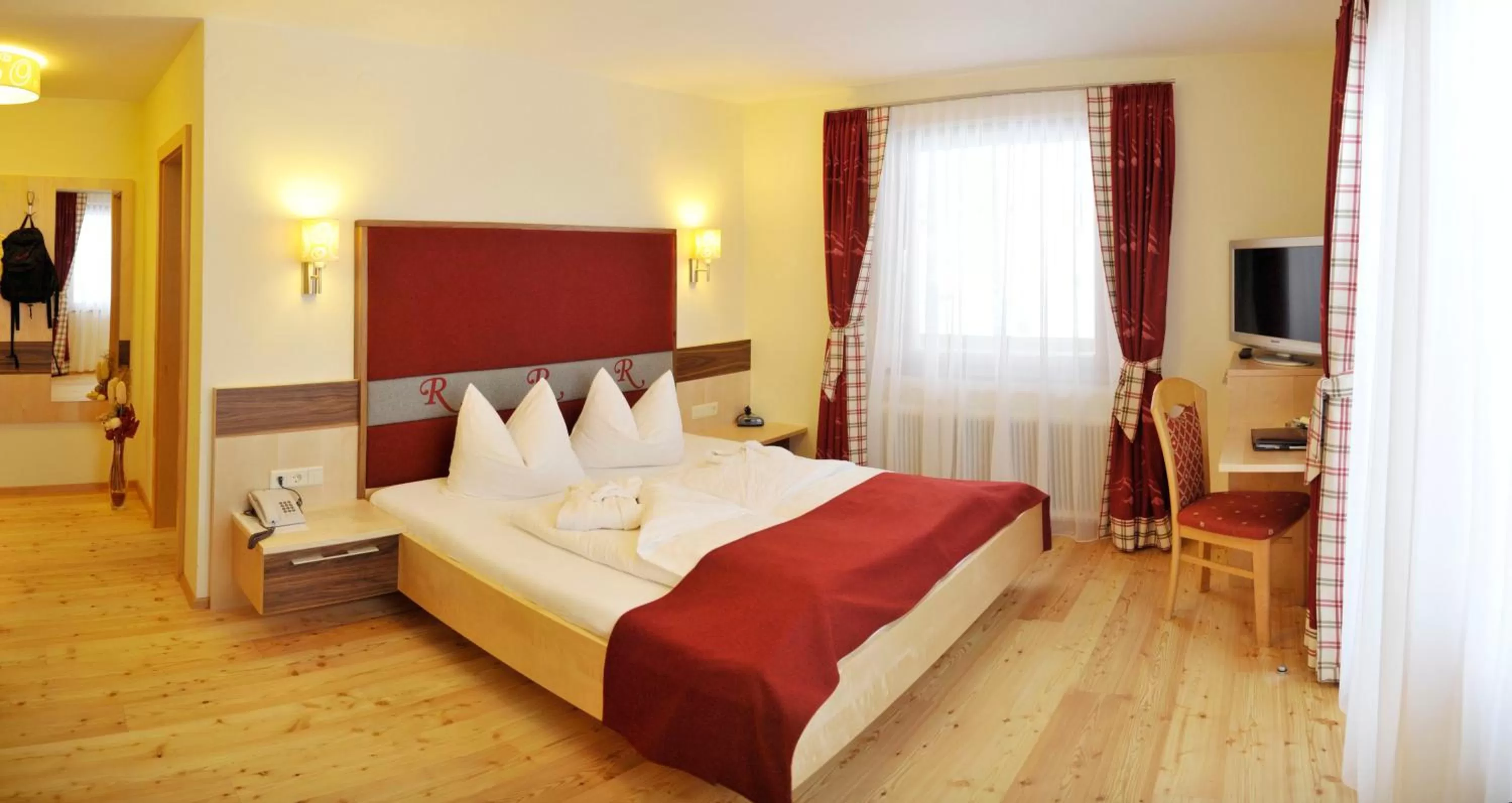 Bed in Hotel Rösslhof