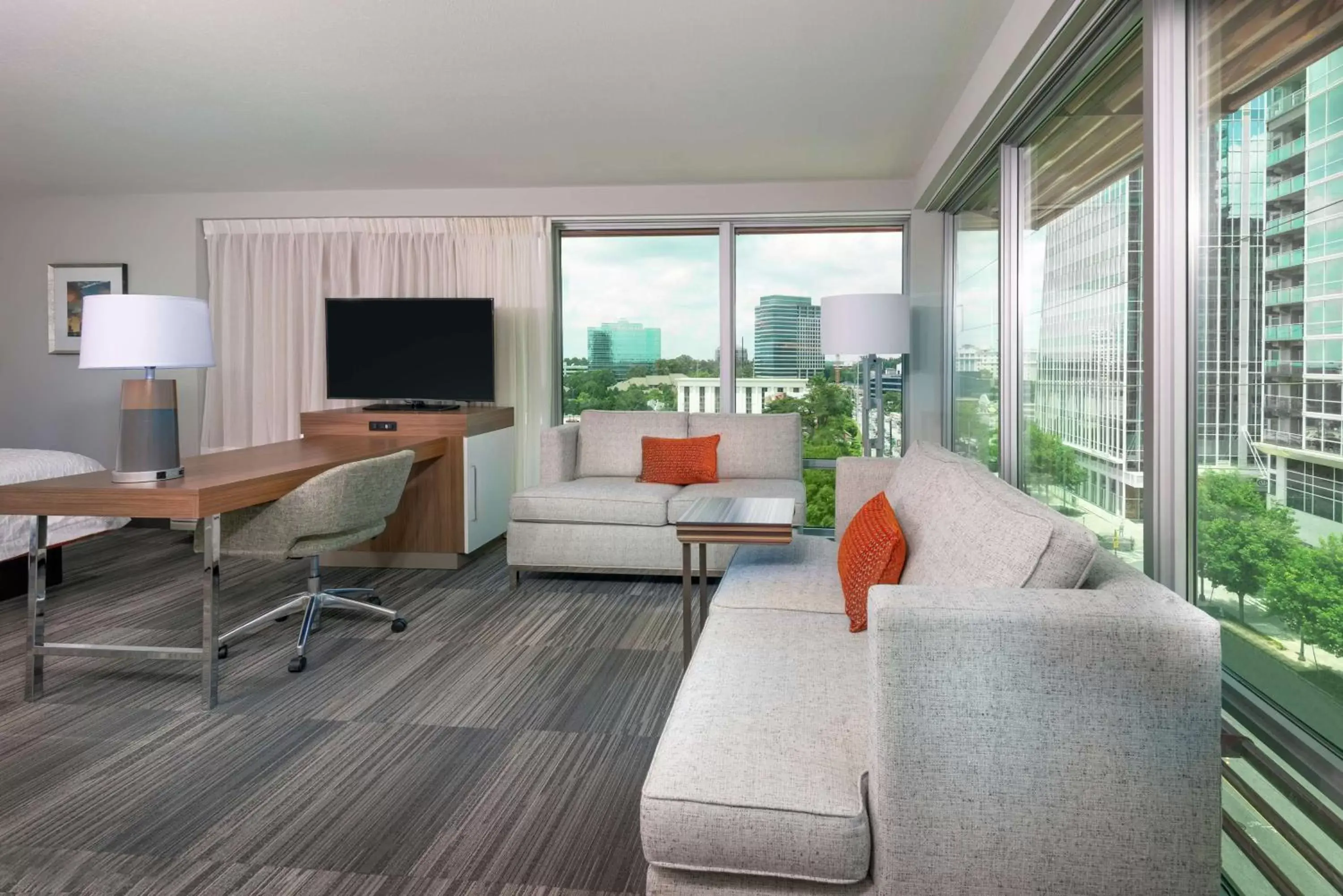 Bedroom, Seating Area in Hampton Inn & Suites Atlanta Buckhead Place