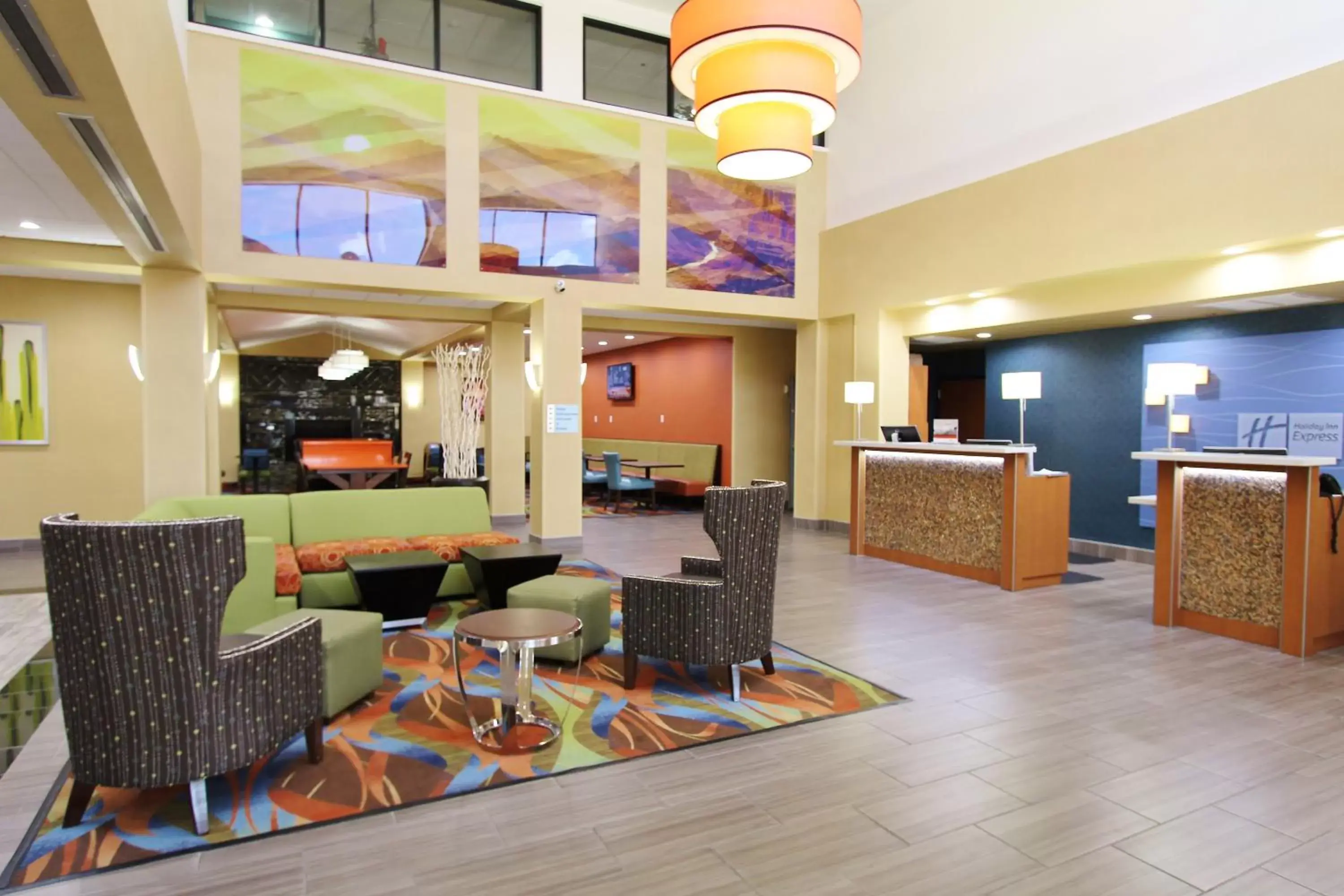 Property building, Lobby/Reception in Holiday Inn Express Flagstaff, an IHG Hotel