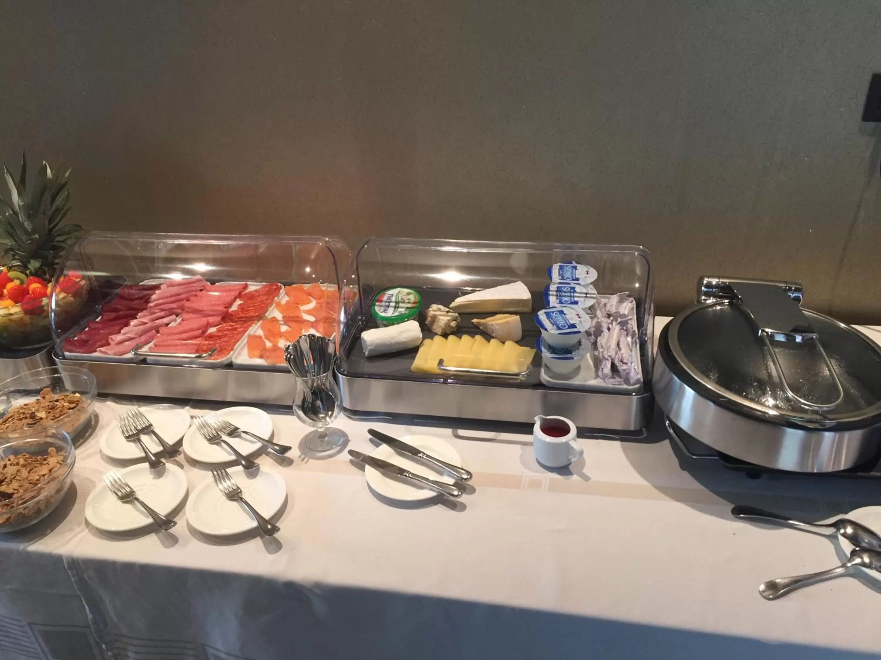 Continental breakfast in twee broeders