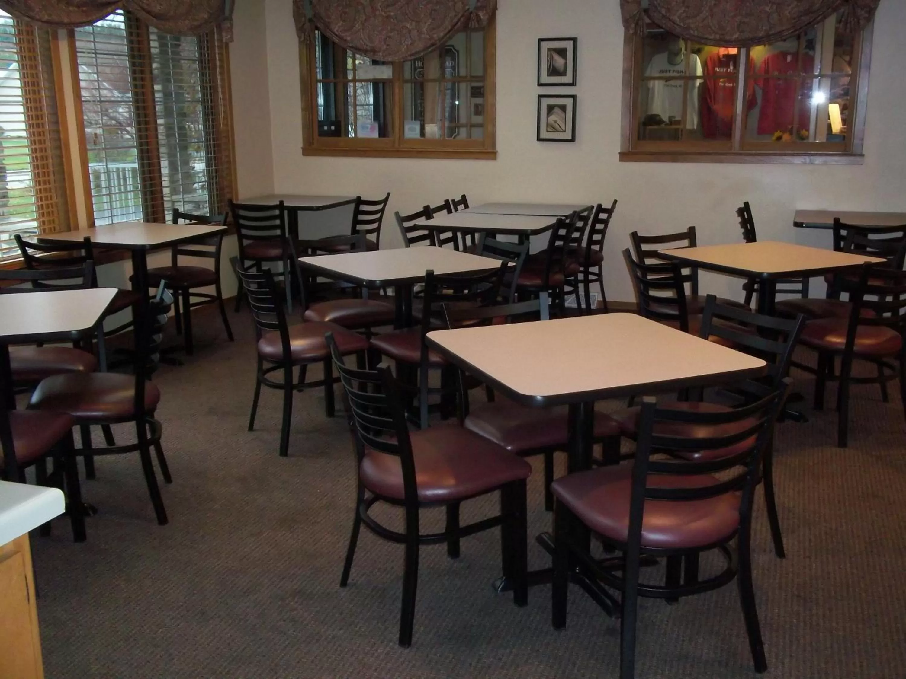 Seating area in Homestead Suites - Fish Creek
