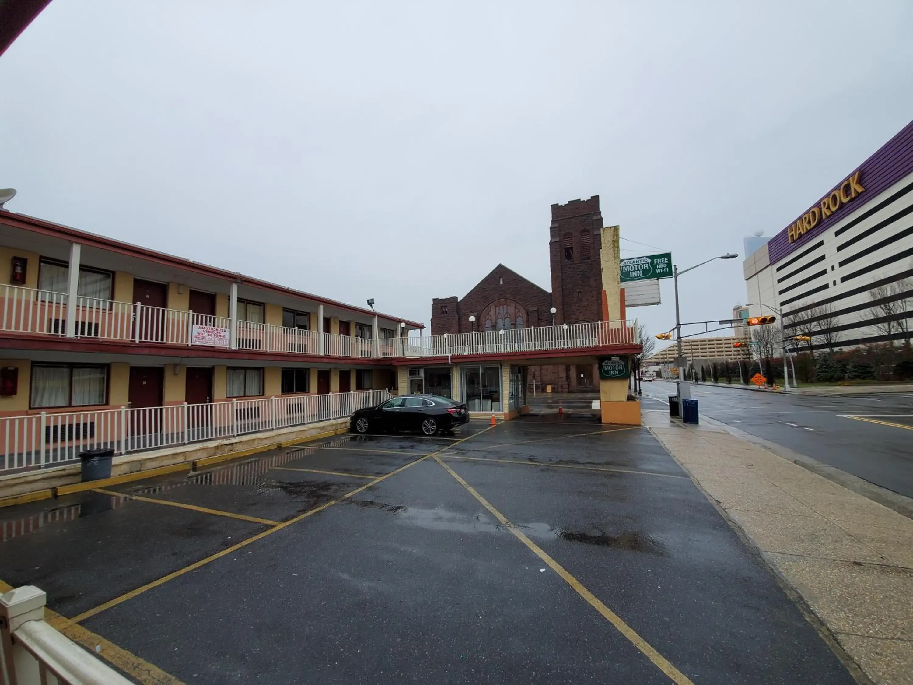 Parking, Property Building in Atlantic Motor Inn Near Boardwalk