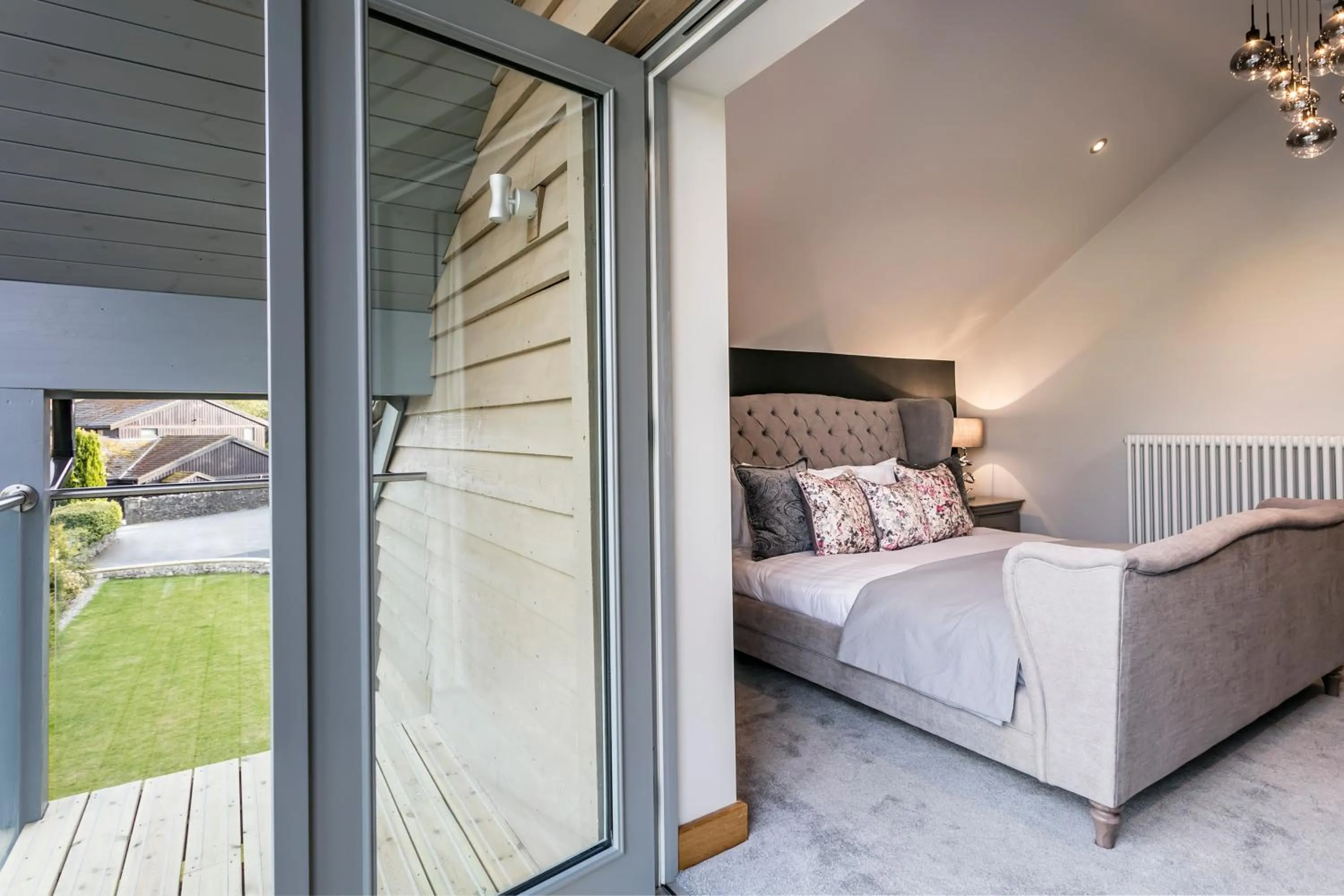 Patio, Bed in The Gamekeeper's Inn