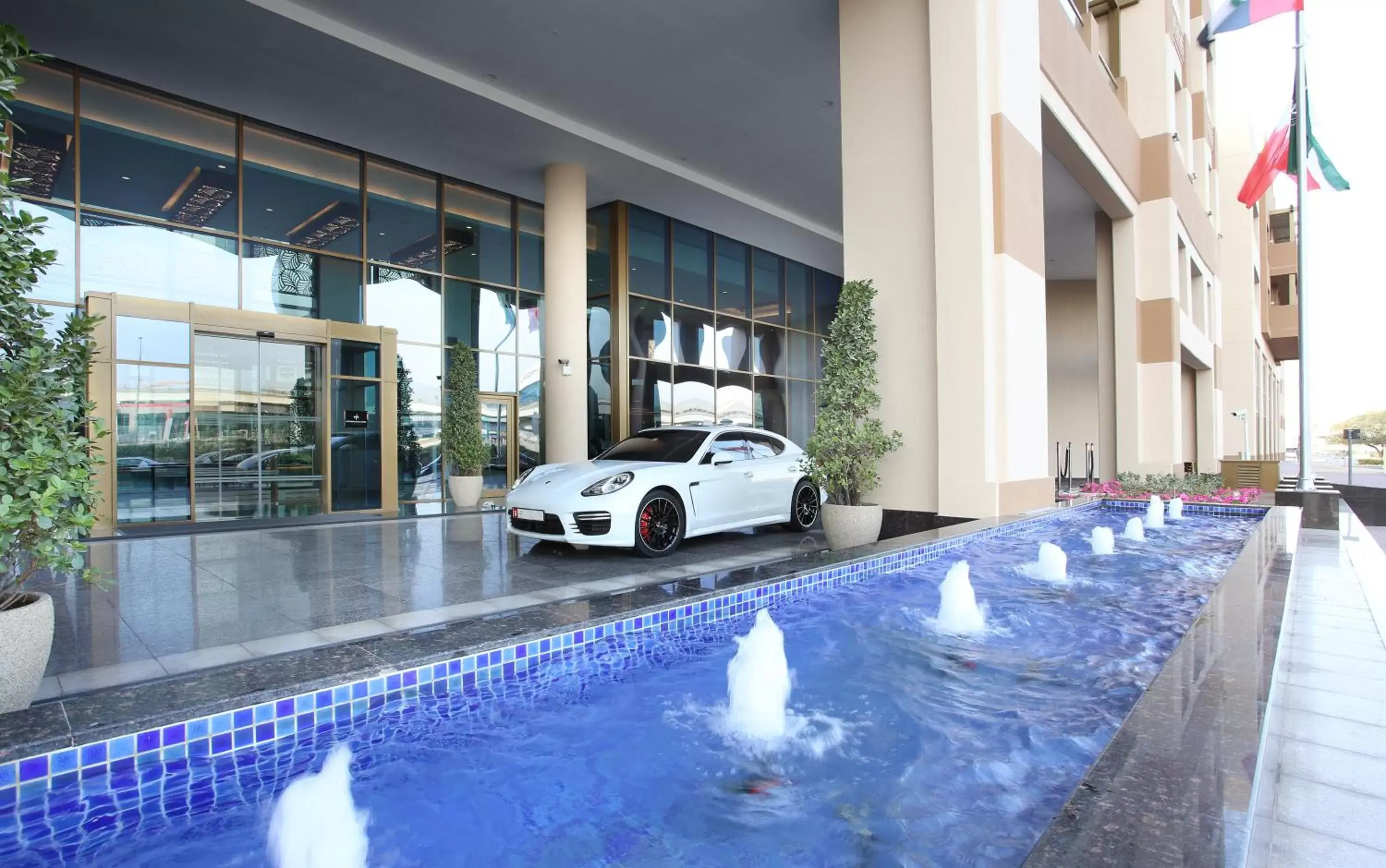 Property building, Swimming Pool in Metropolitan Hotel Dubai