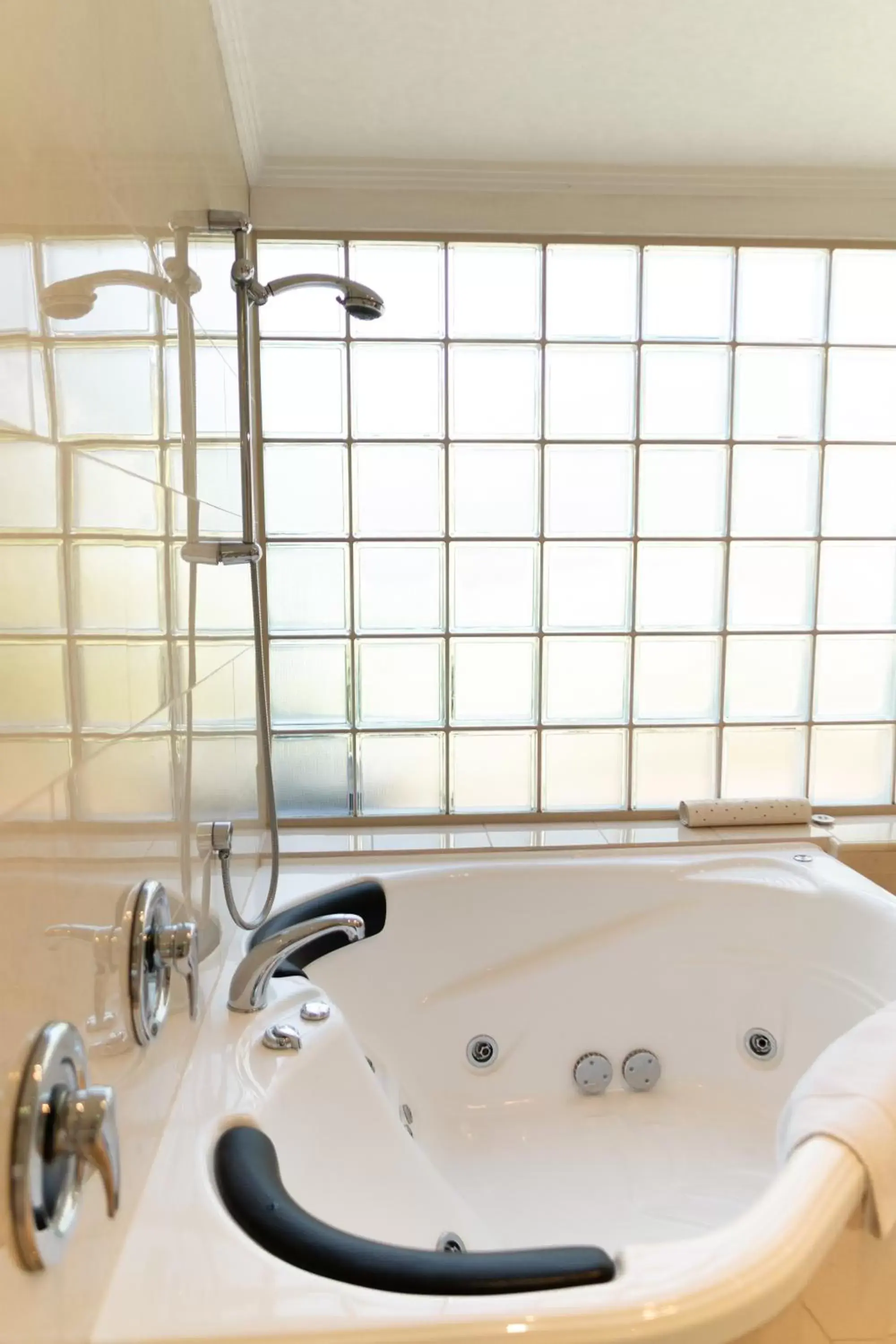 Bathroom in North Adelaide Heritage Cottages & Apartments