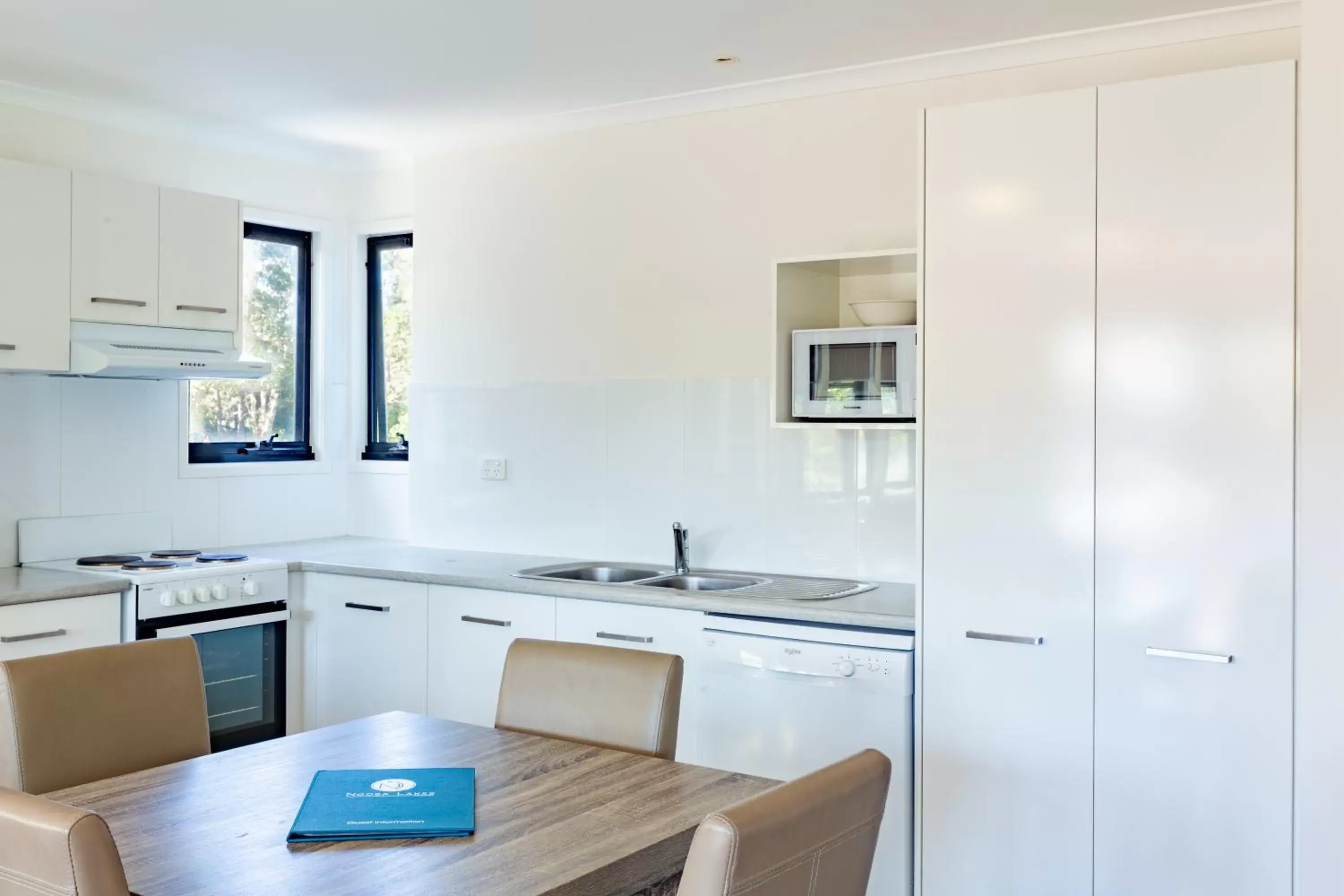 Kitchen/Kitchenette in Noosa Lakes Resort