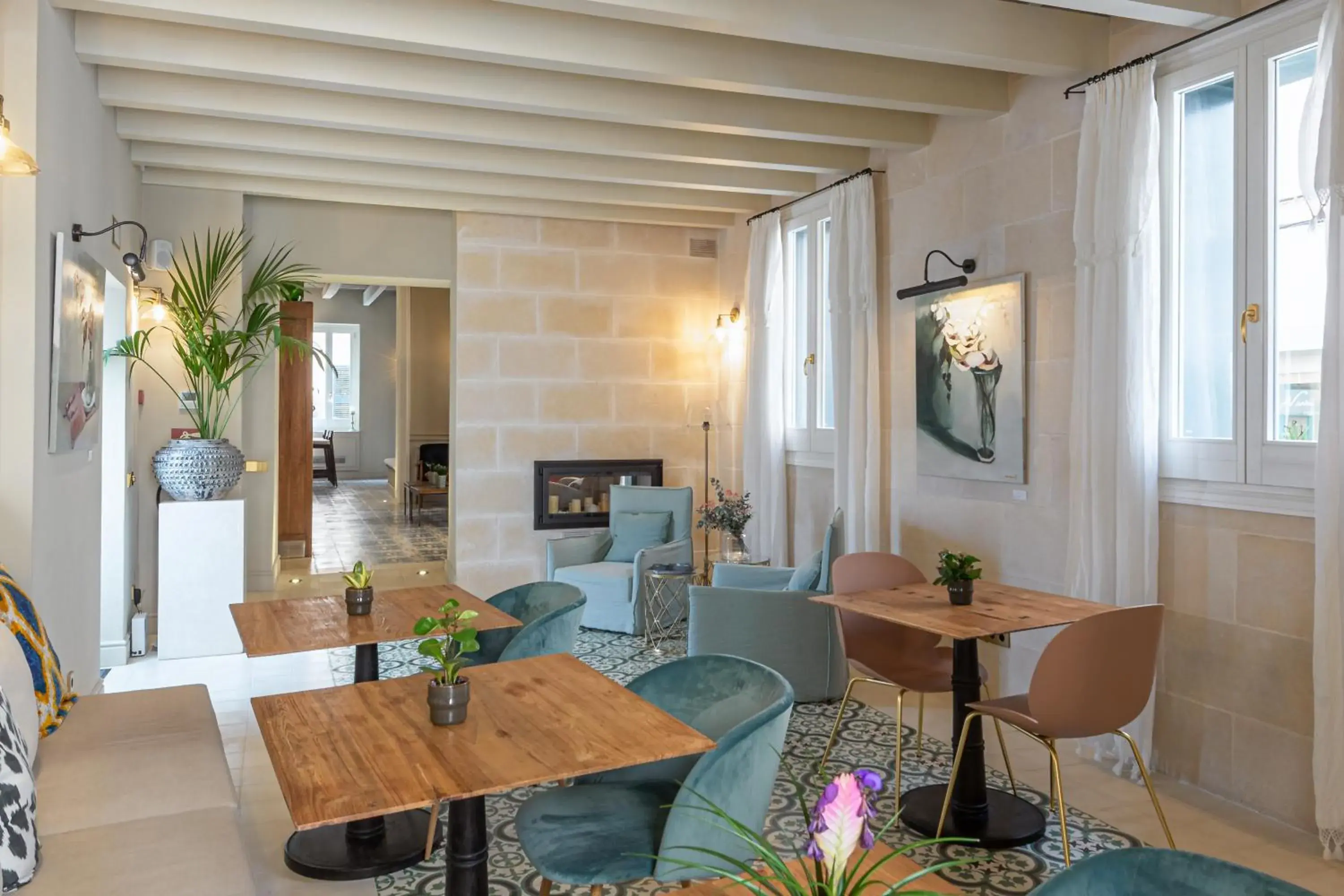 Lounge or bar in Hotel Boutique Can Sastre