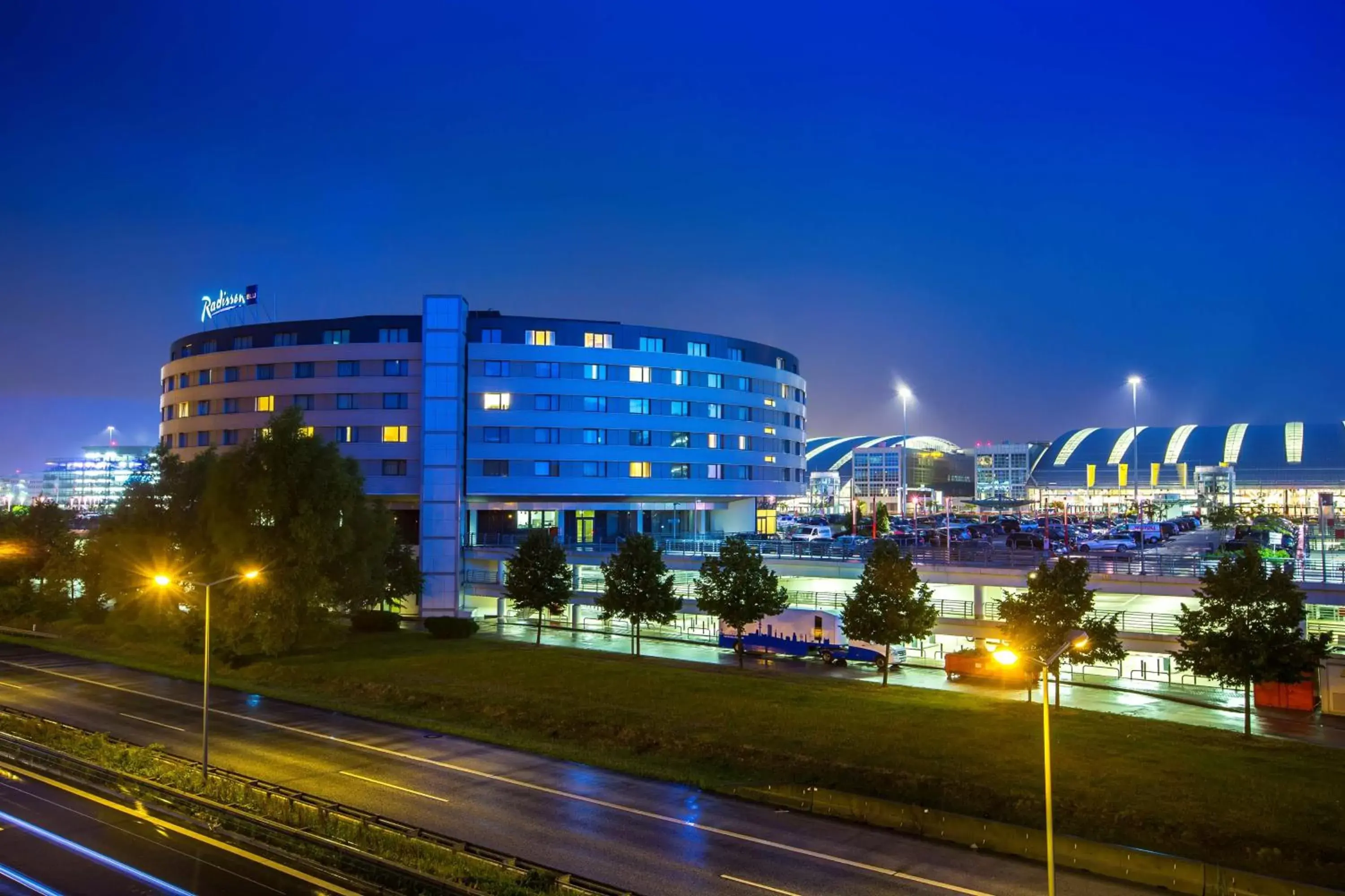 Property Building in Radisson Blu Hotel, Hamburg Airport