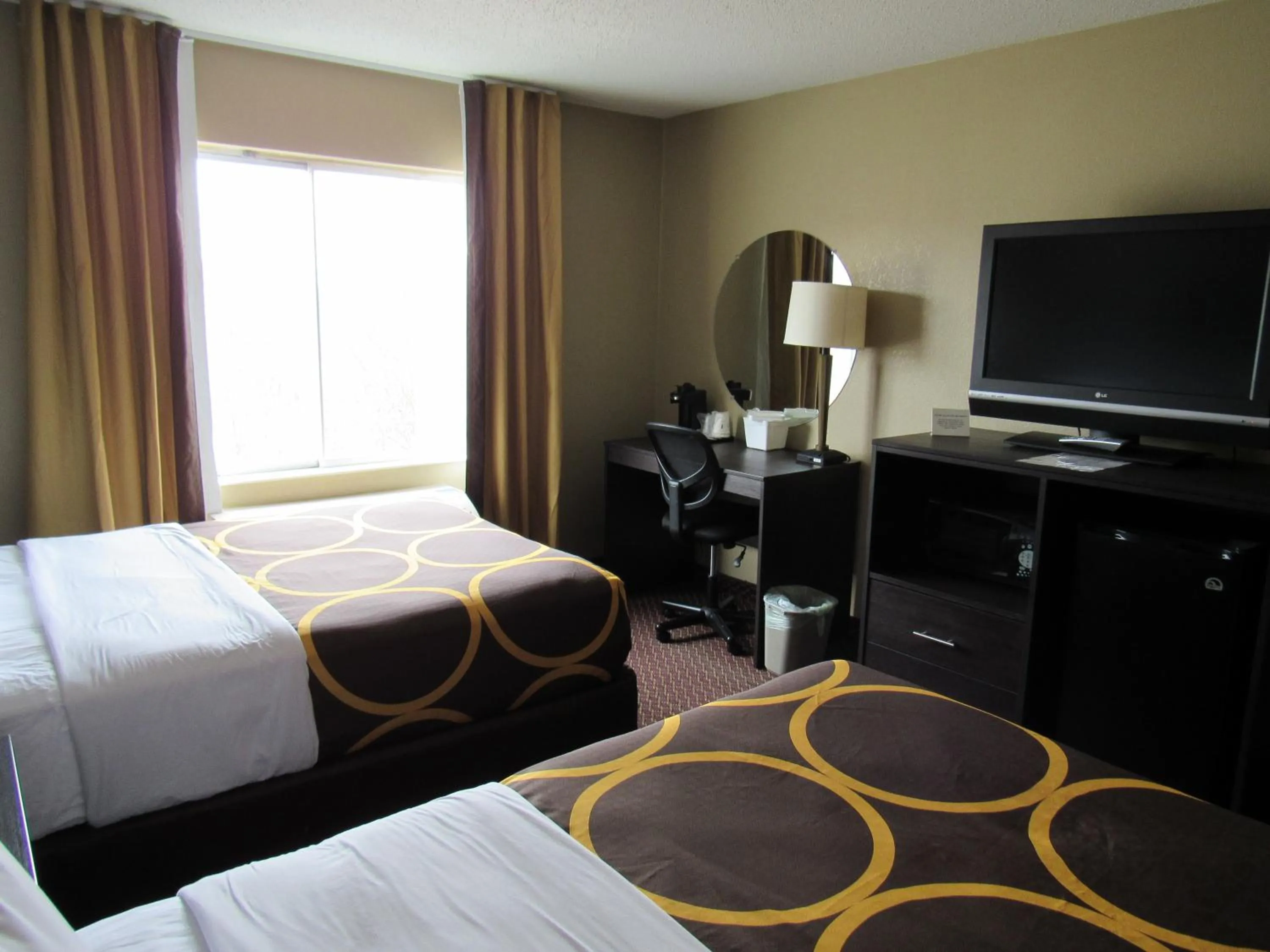 Bed in Super 8 by Wyndham New Cumberland