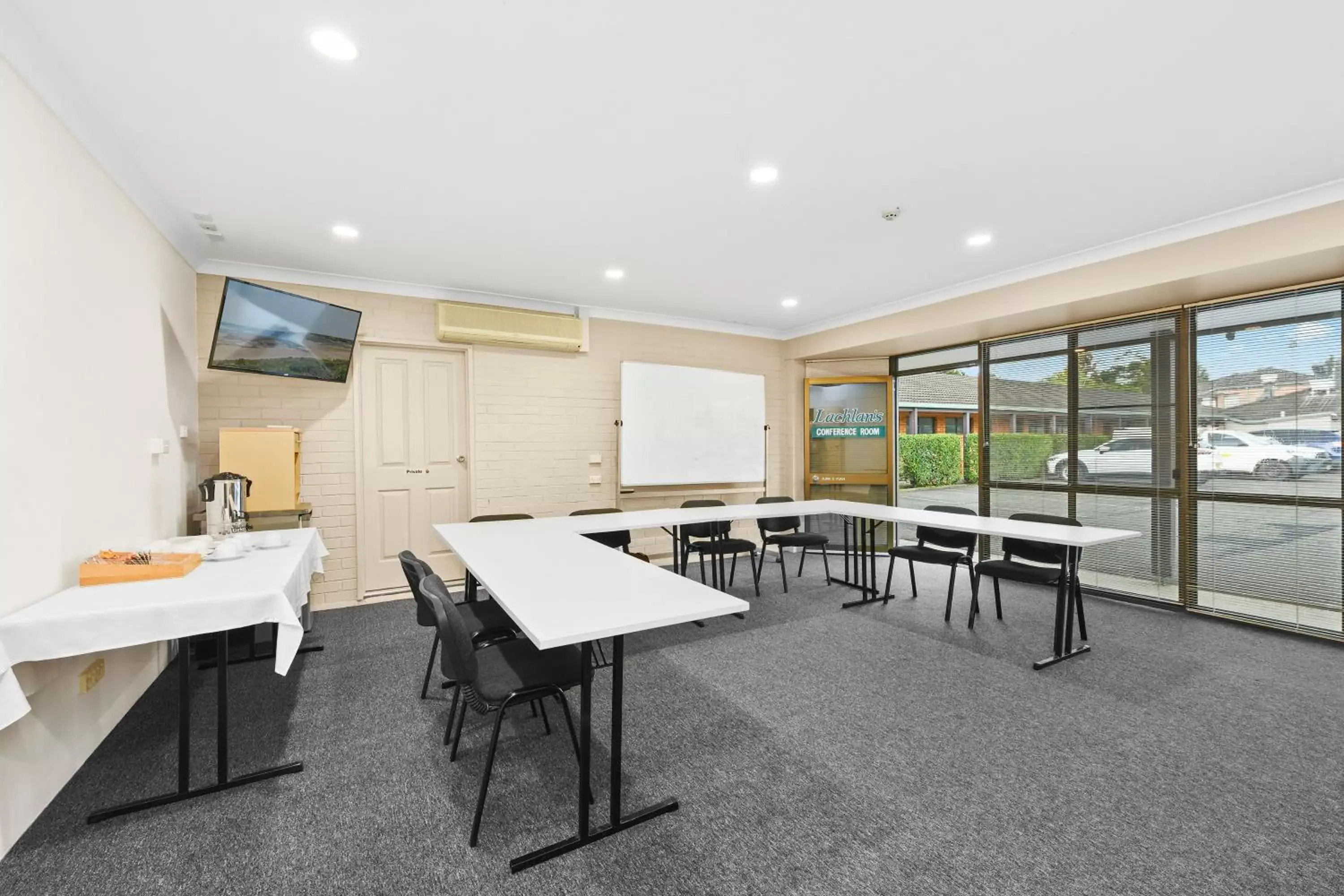 Meeting/conference room in Macquarie Barracks Motor Inn