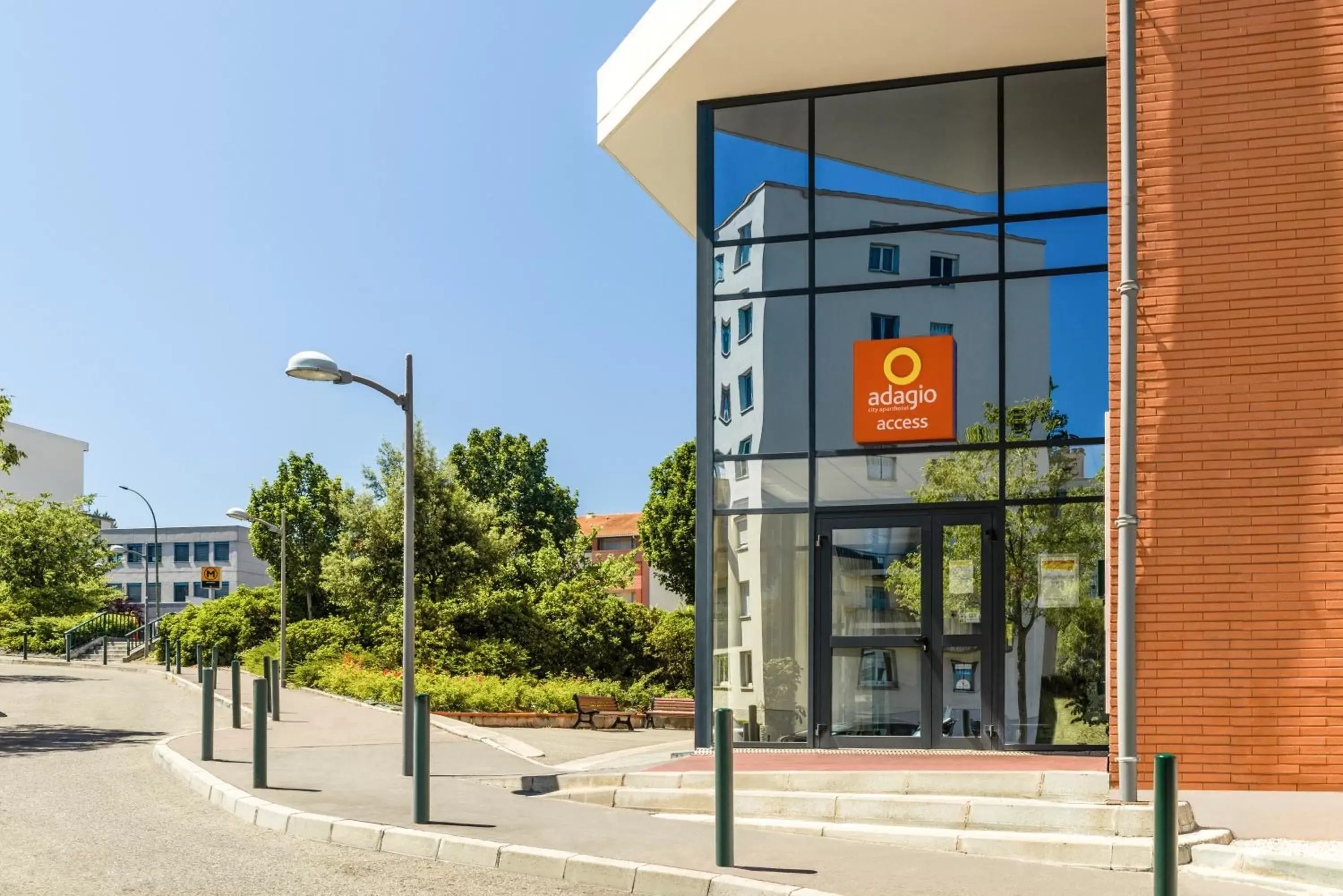 Facade/entrance in Aparthotel Adagio Access Toulouse Jolimont