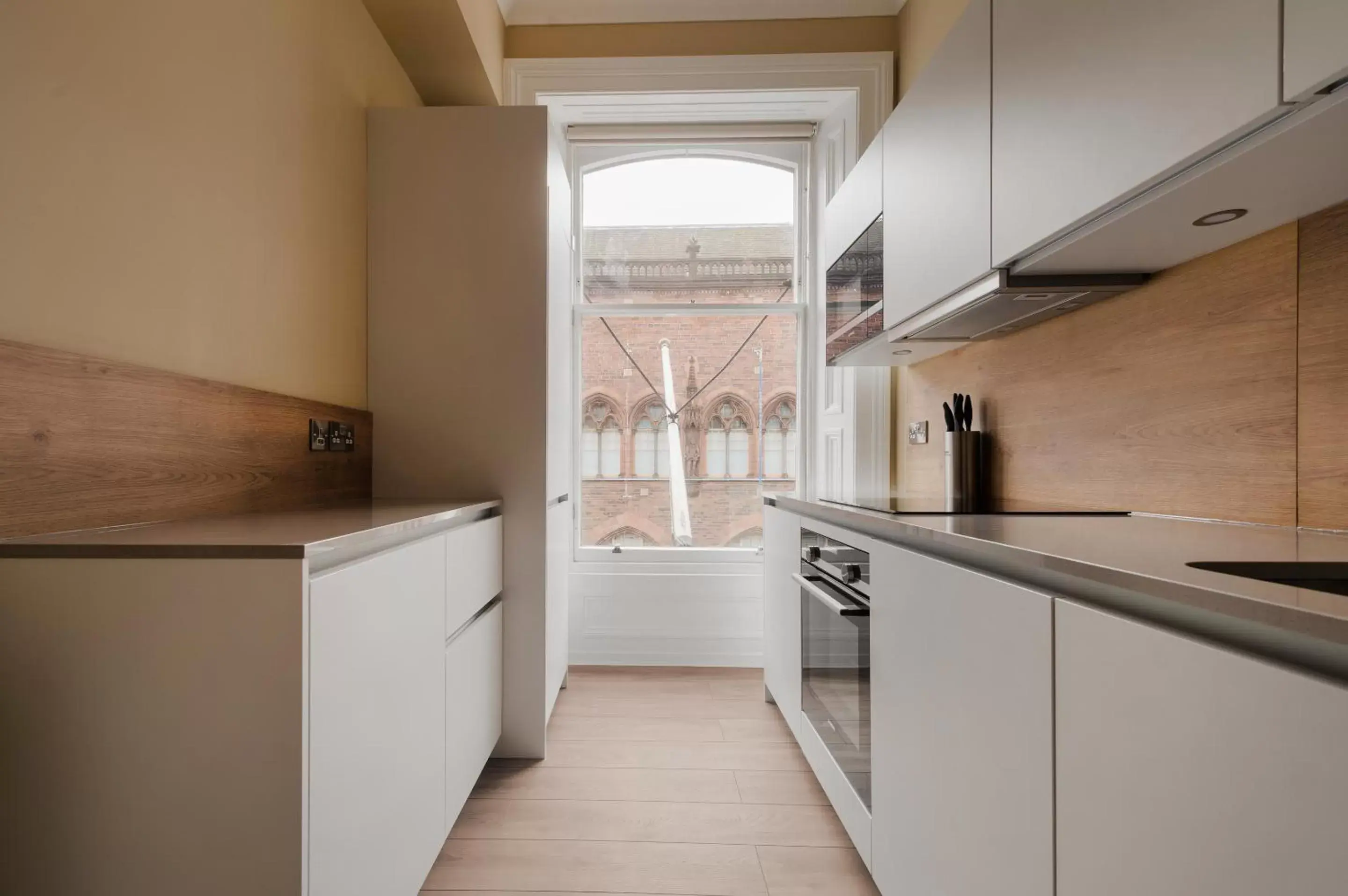 Kitchen or kitchenette, Kitchen/Kitchenette in Sonder Royal Garden Apartments