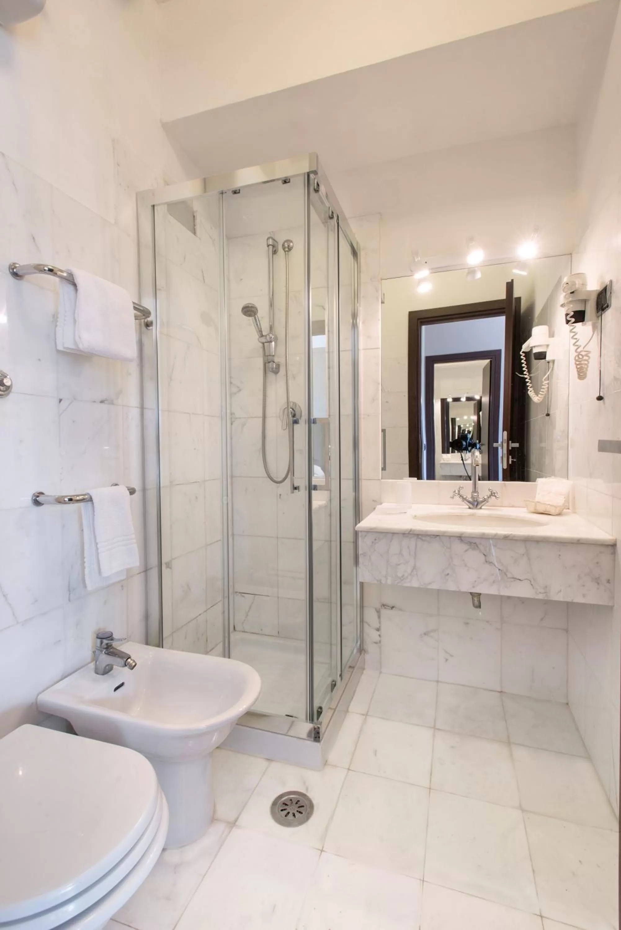 Shower in Hotel San Giorgio