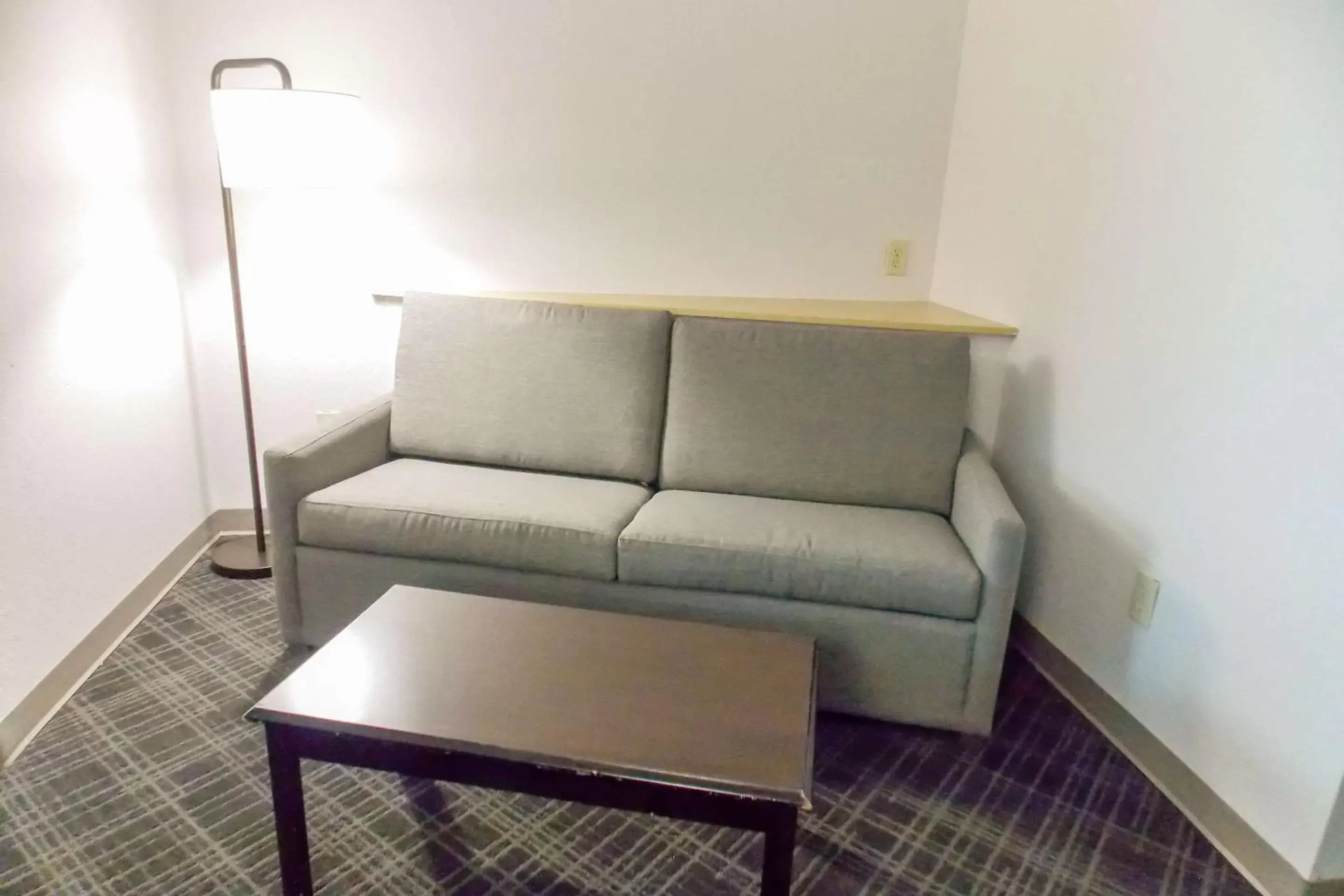 Bedroom, Seating Area in Comfort Suites Salem-Roanoke I-81