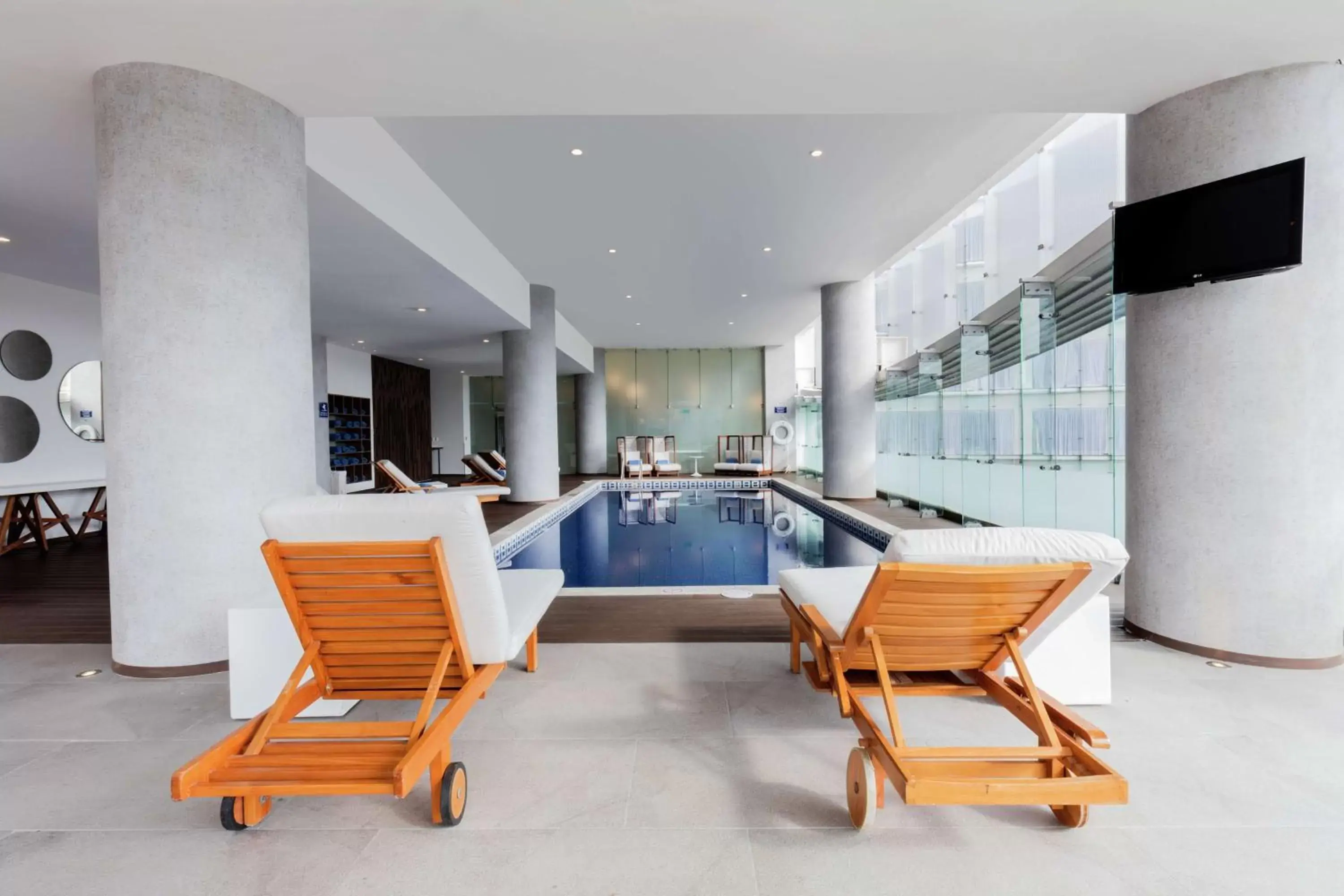 Swimming pool in Doubletree By Hilton Mexico City Santa Fe