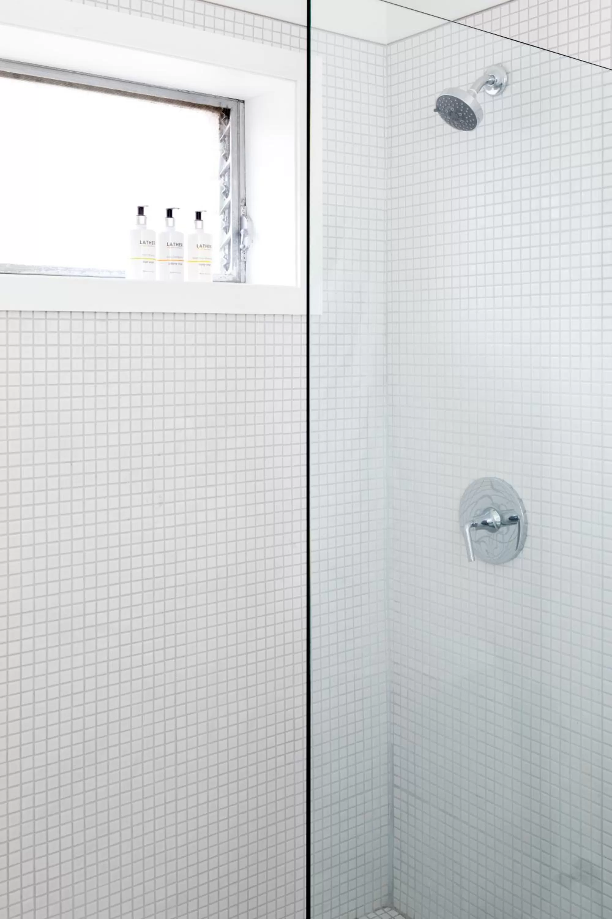 Bathroom in Bluebird Spa City Motor Lodge