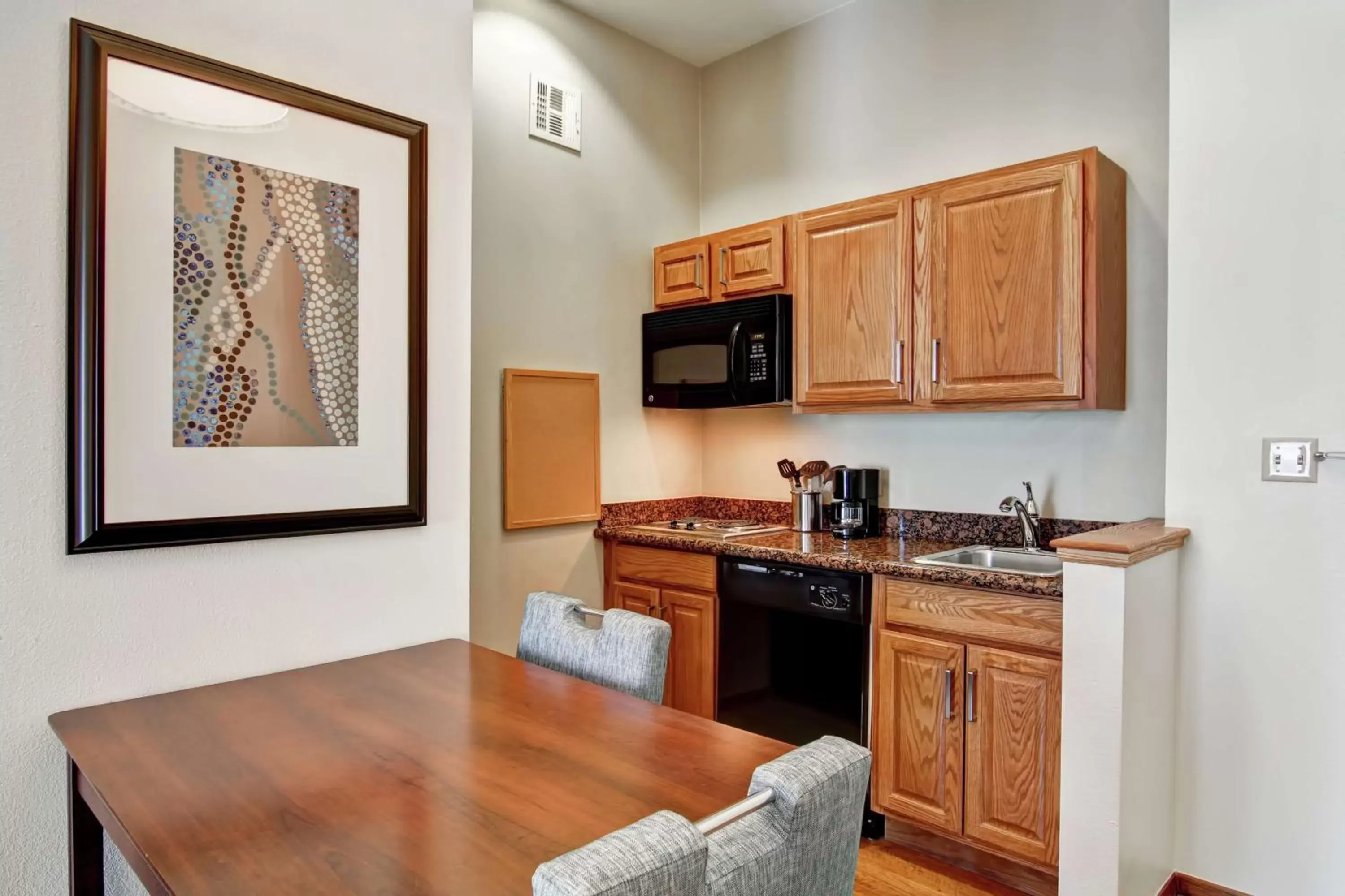 Kitchen or kitchenette, Kitchen/Kitchenette in Homewood Suites by Hilton Oklahoma City-West