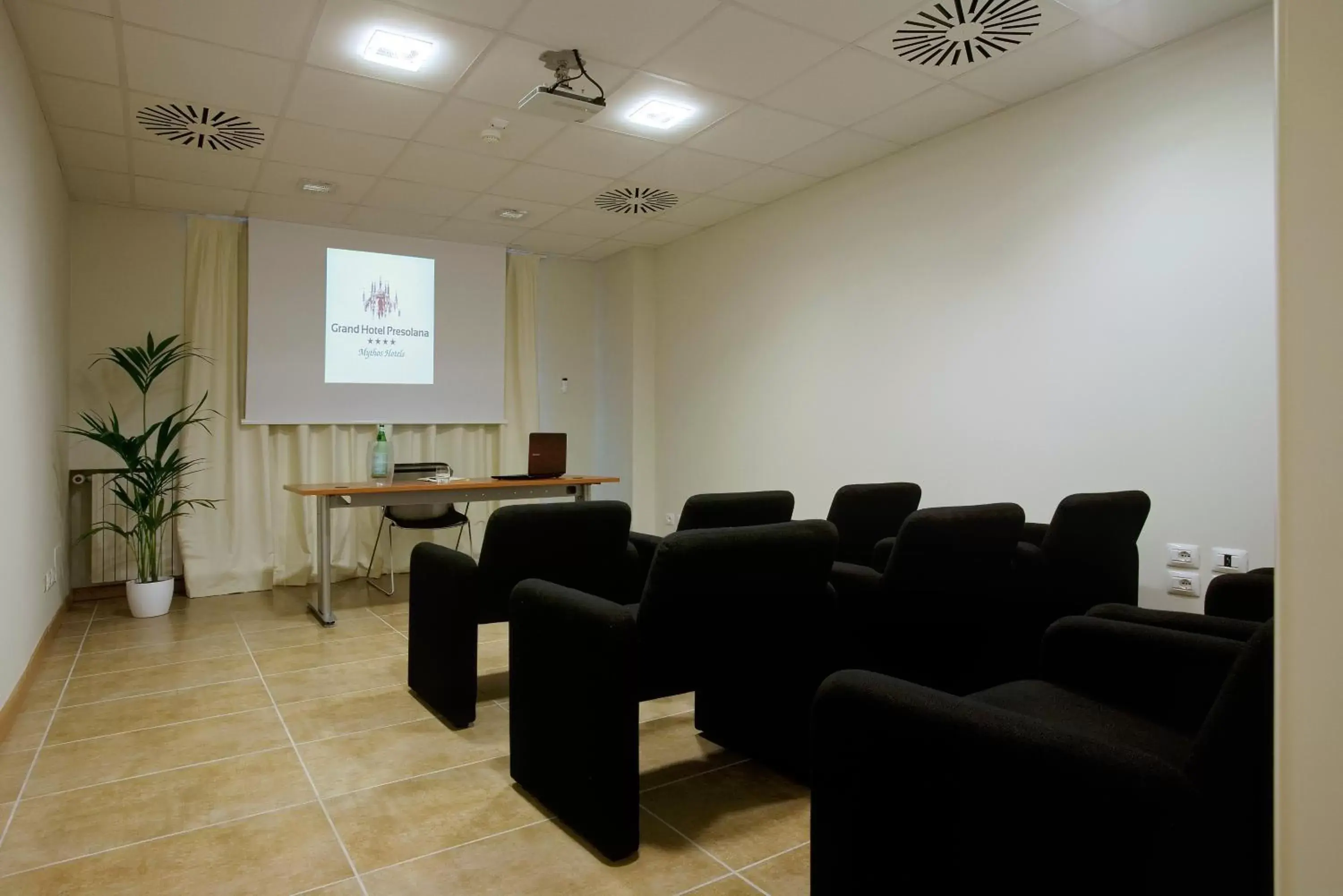 Business facilities in Grand Hotel Presolana