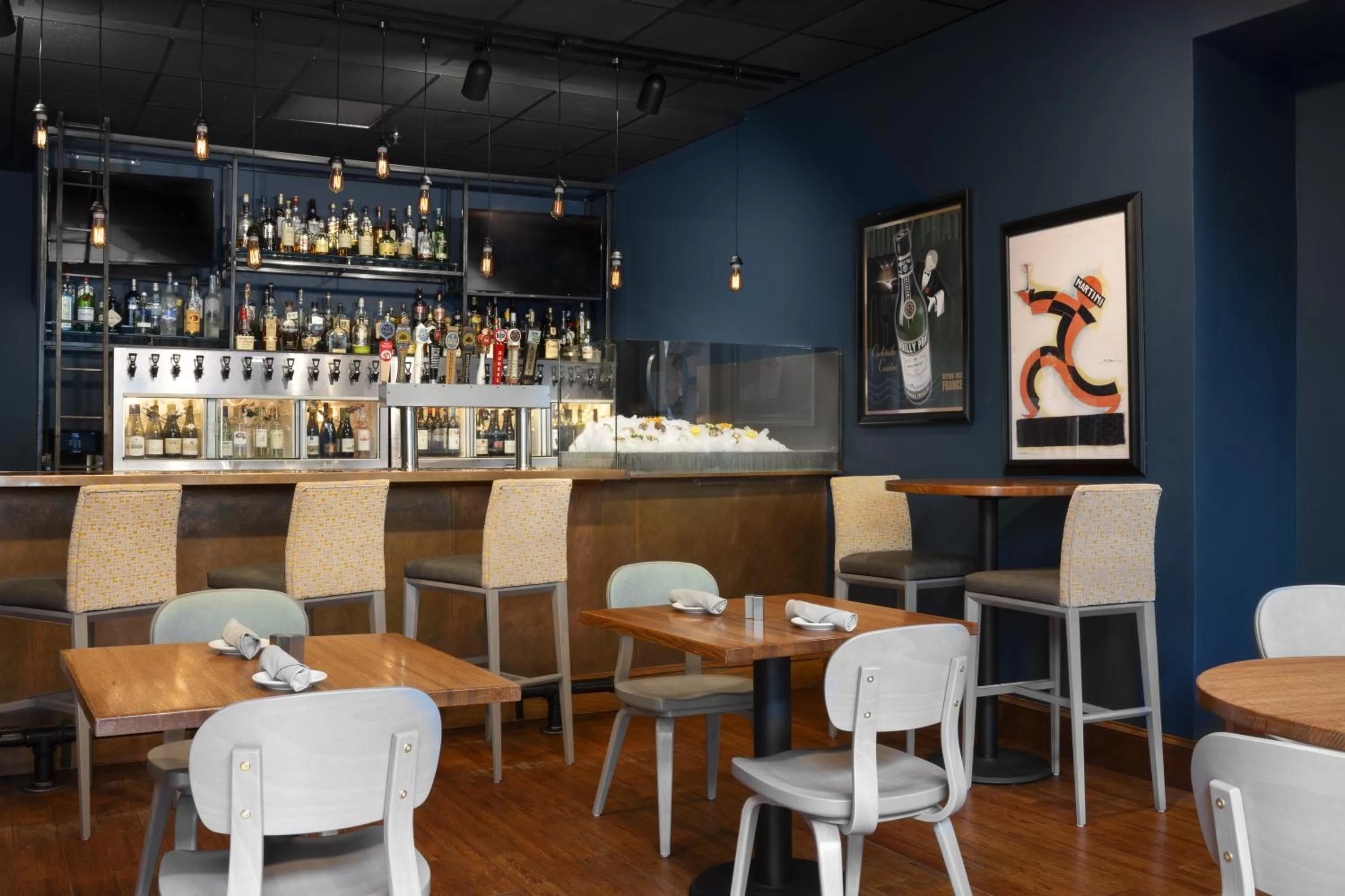 Lounge or bar in voco The Tiger Hotel, Columbia, MO by IHG