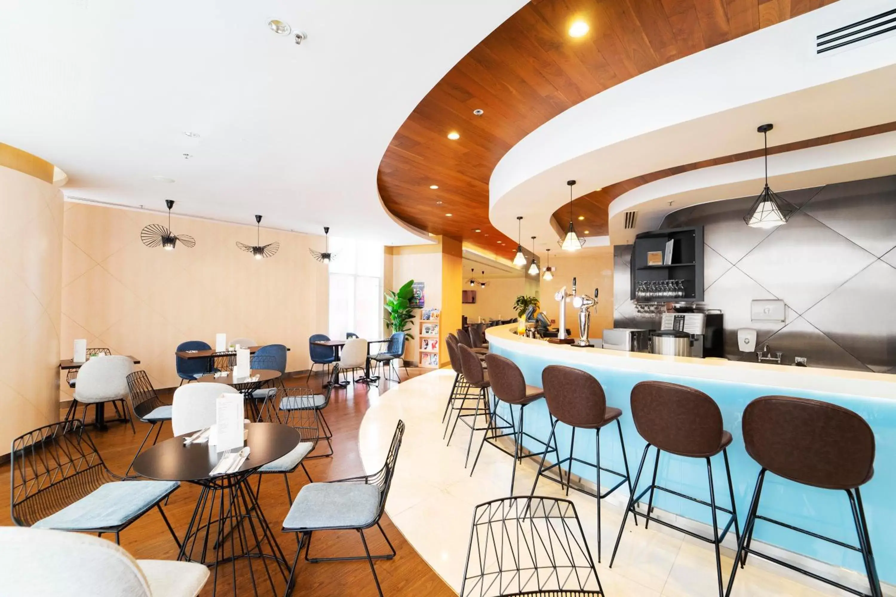 Restaurant/places to eat, Lounge/Bar in Ibis Hong Kong Central & Sheung Wan