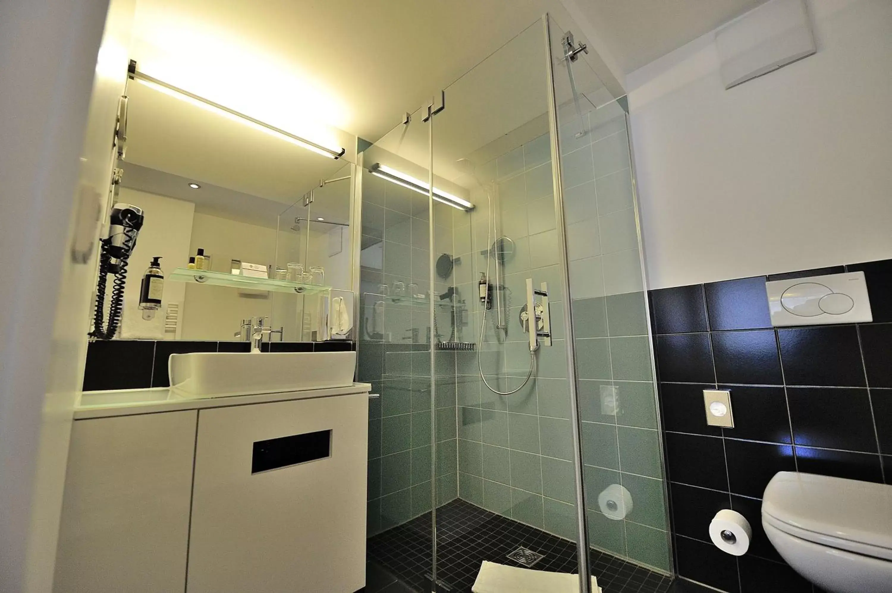 Shower, Bathroom in Best Western Plus BierKulturHotel Schwanen