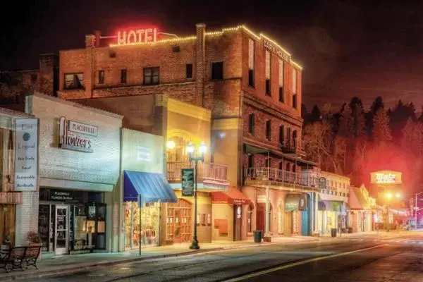 Property building in Historic Cary House Hotel Property building in Historic Cary House Hotel