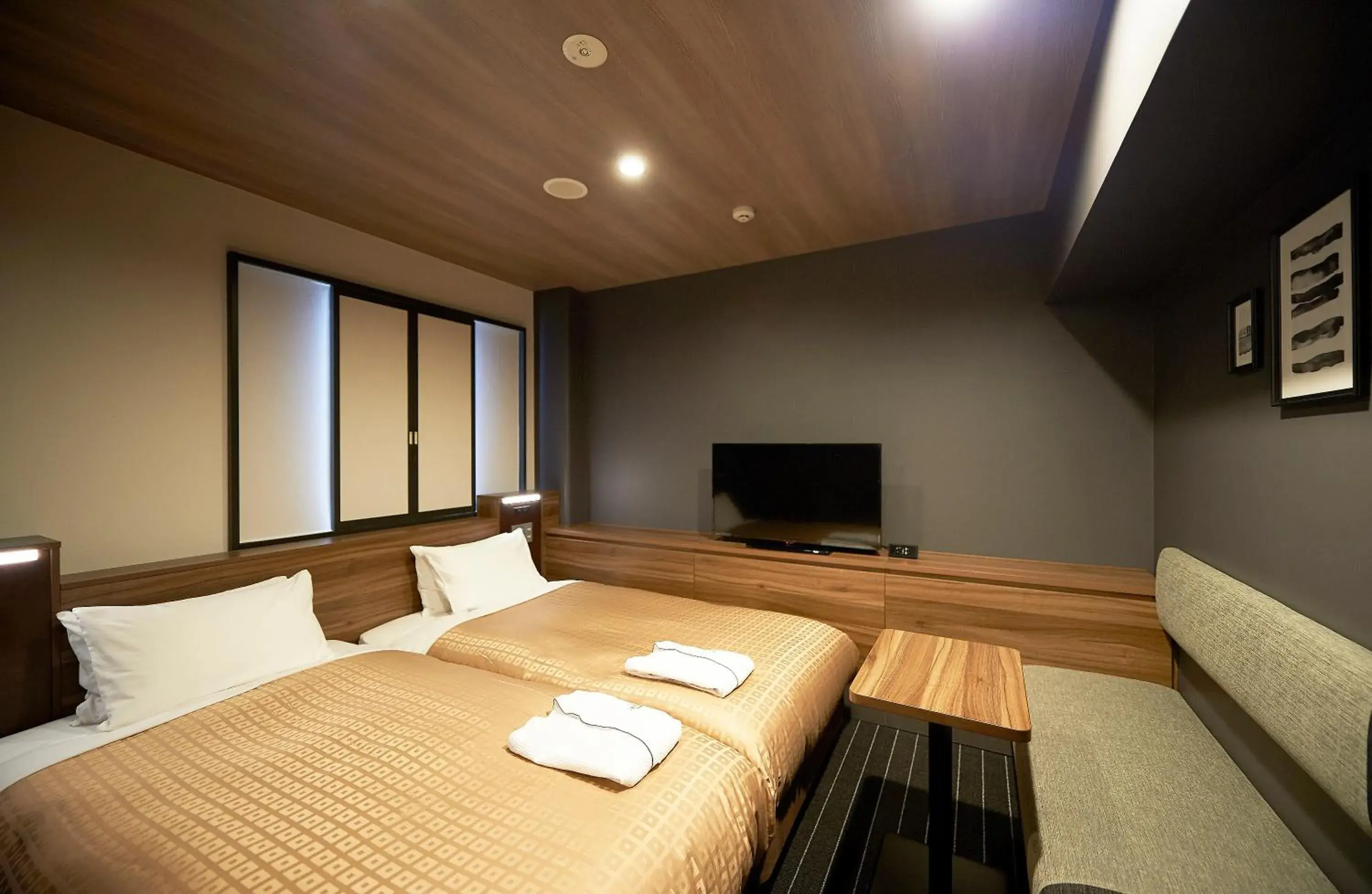Photo of the whole room, Bed in Sotetsu Fresa Inn Nihombashi Kayabacho